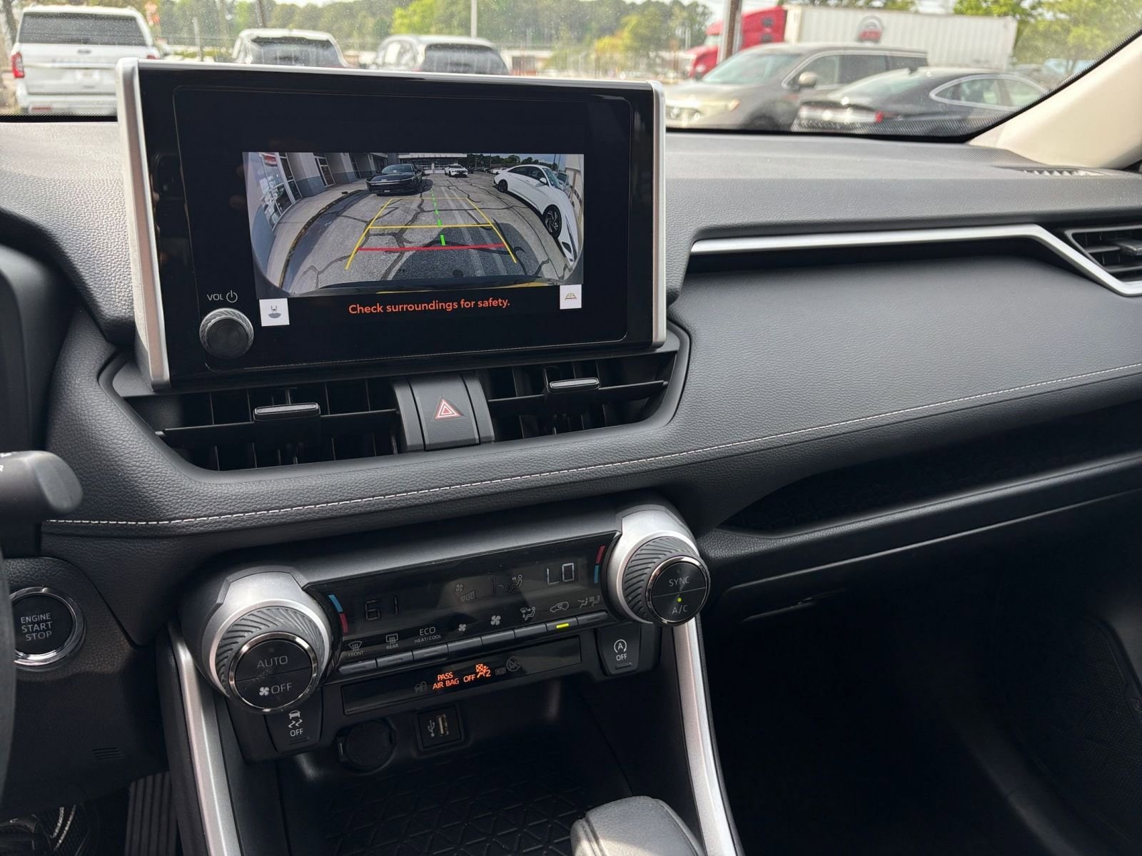 Thumbnail: 2025 Toyota RAV4 - 26