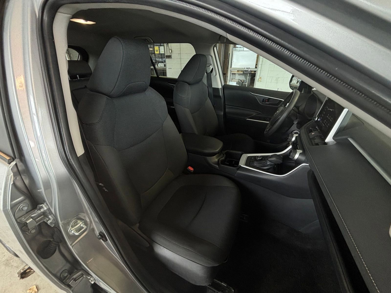 Thumbnail: 2025 Toyota RAV4 - 35