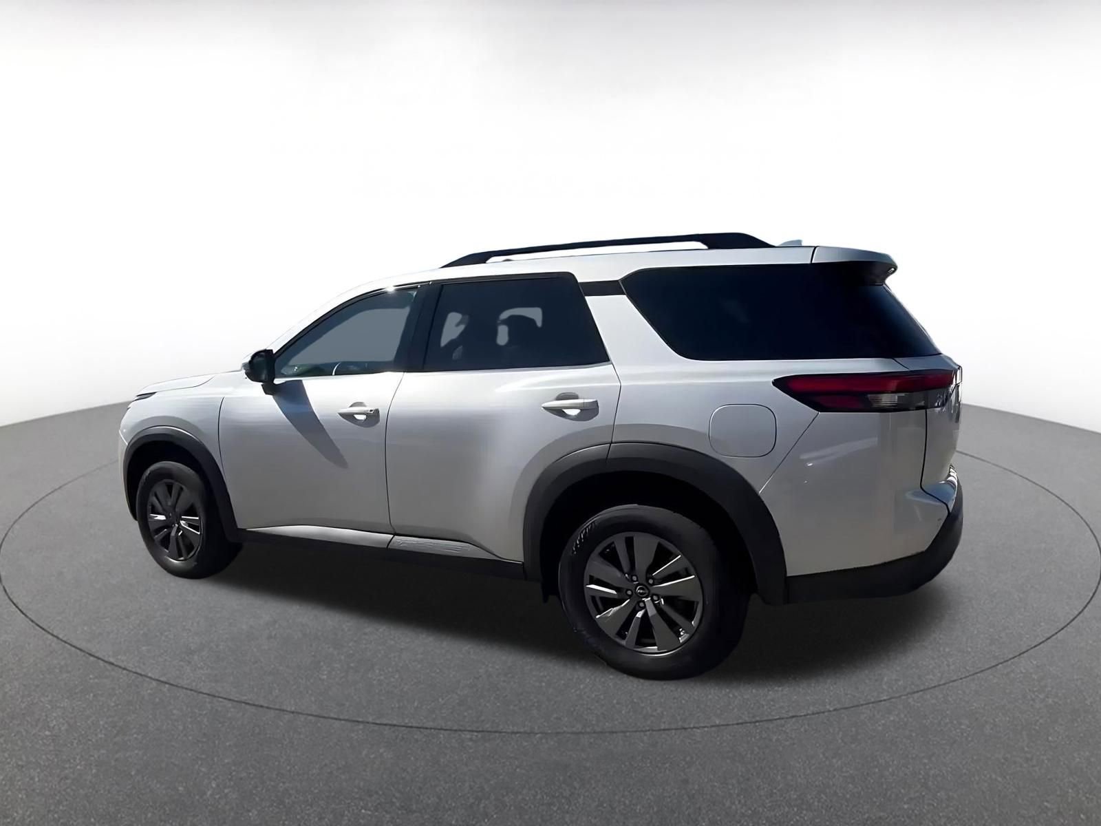 Thumbnail: 2025 Nissan Pathfinder - 10