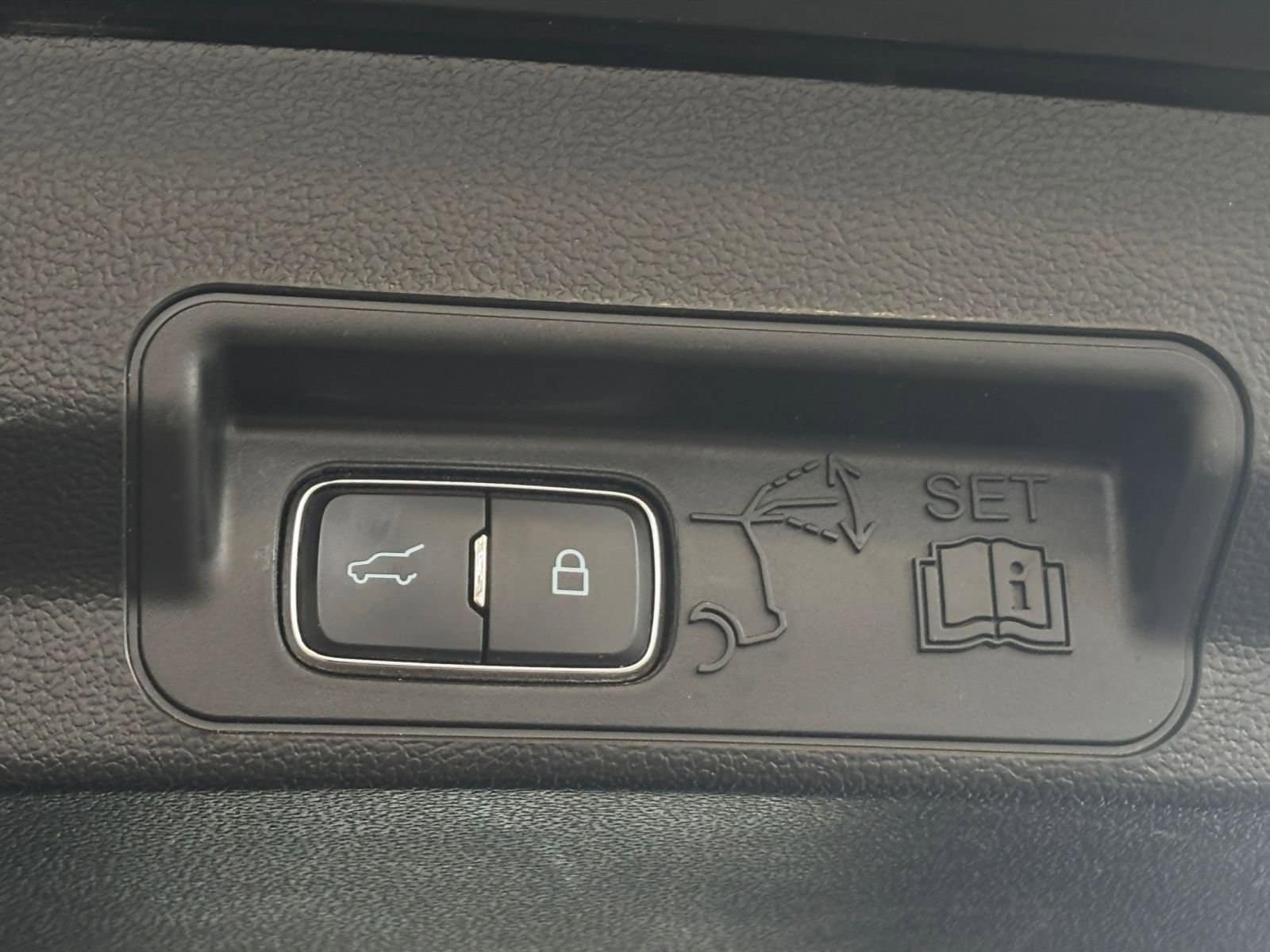 Thumbnail: 2023 Ford Explorer - 25