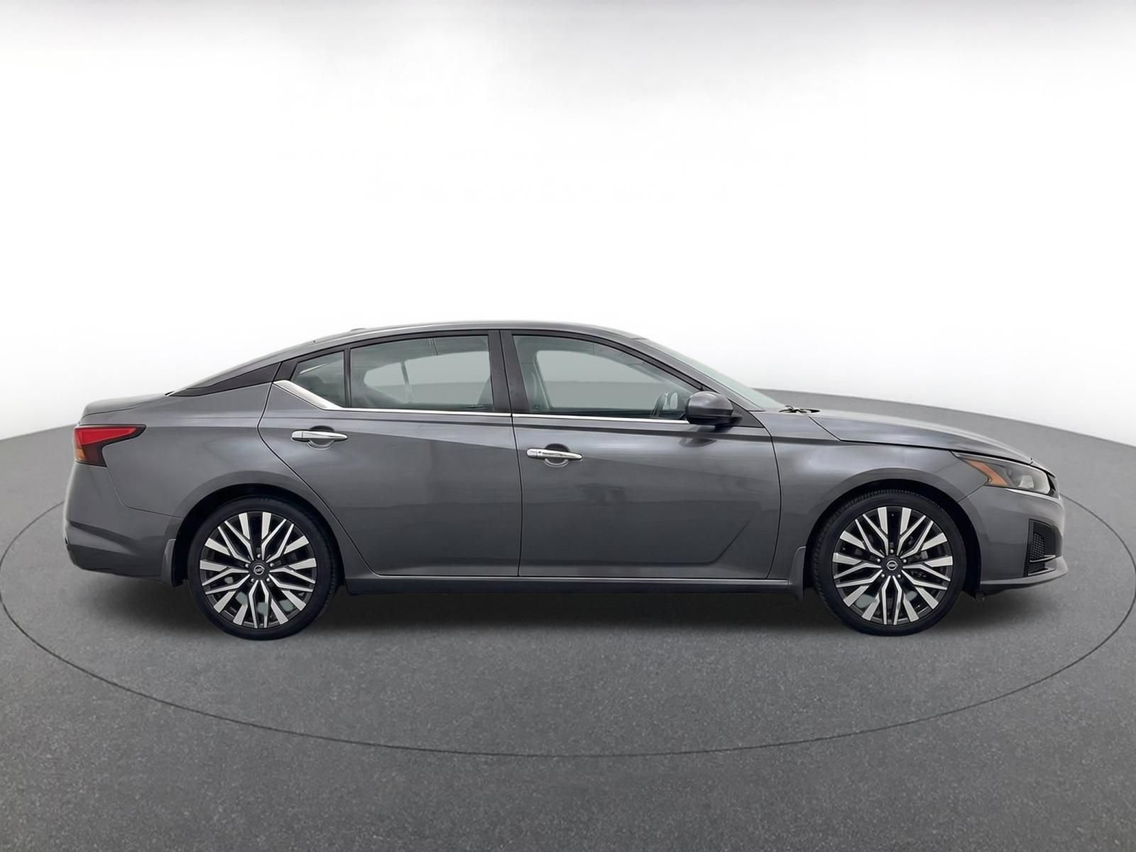 Thumbnail: 2025 Nissan Altima - 10
