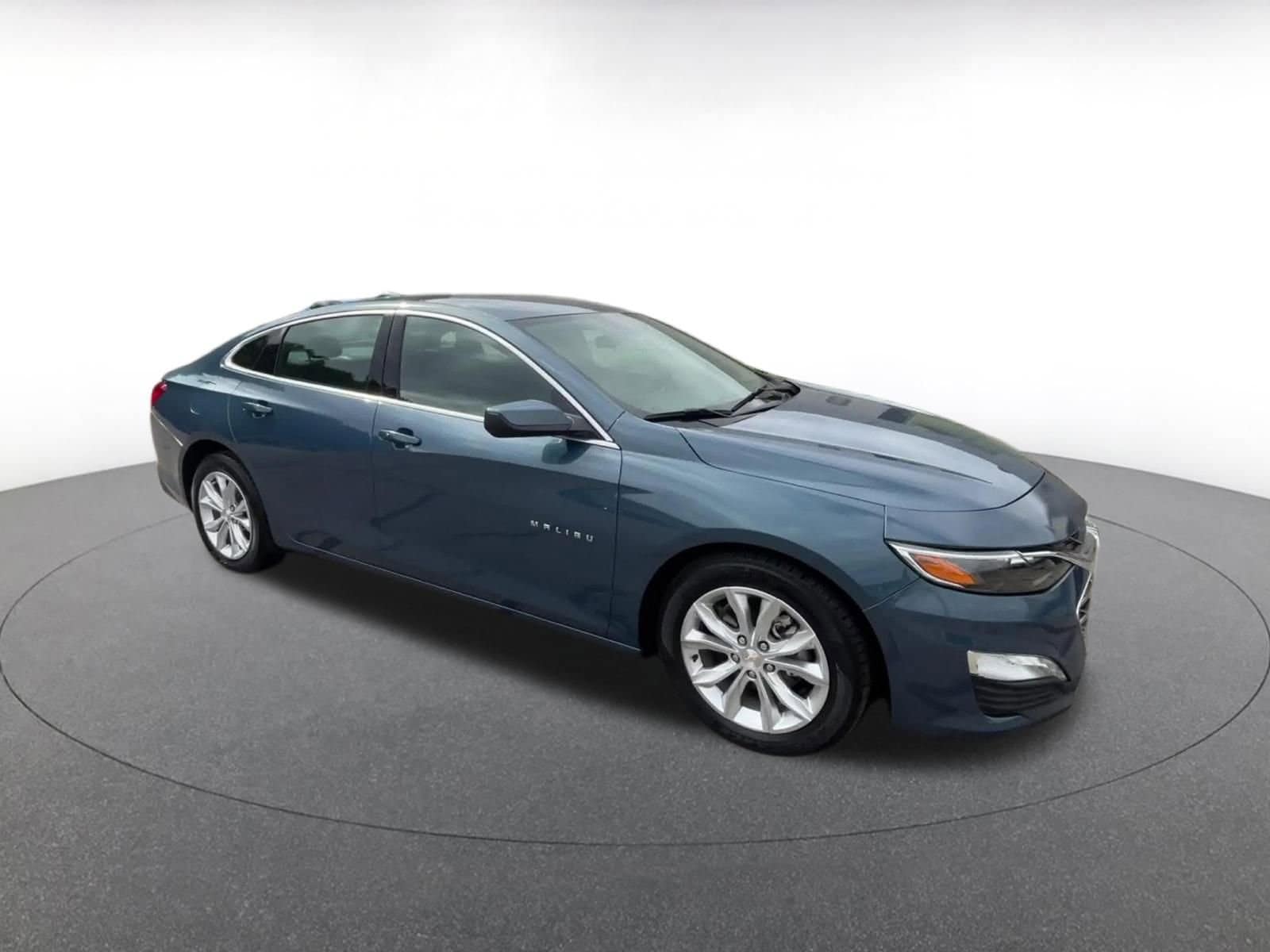 Thumbnail: 2024 Chevrolet Malibu - 2