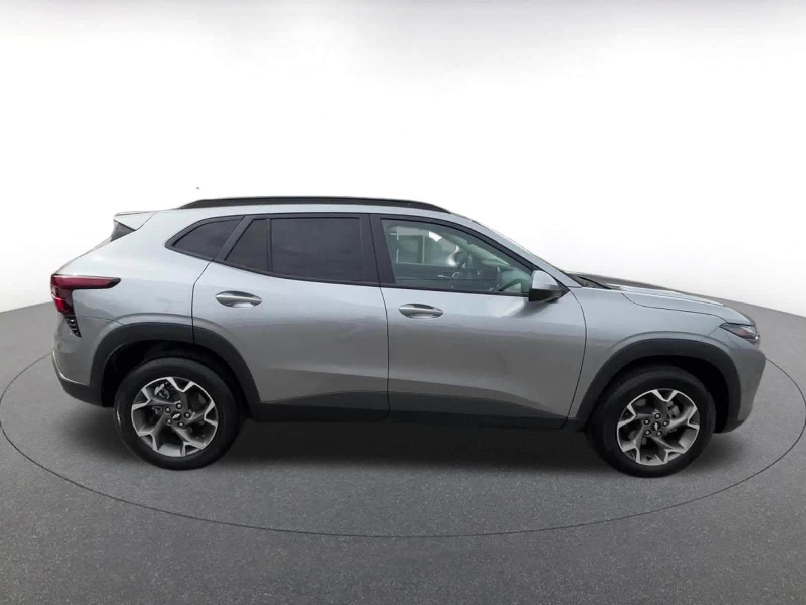 Thumbnail: 2025 Chevrolet Trax - 16