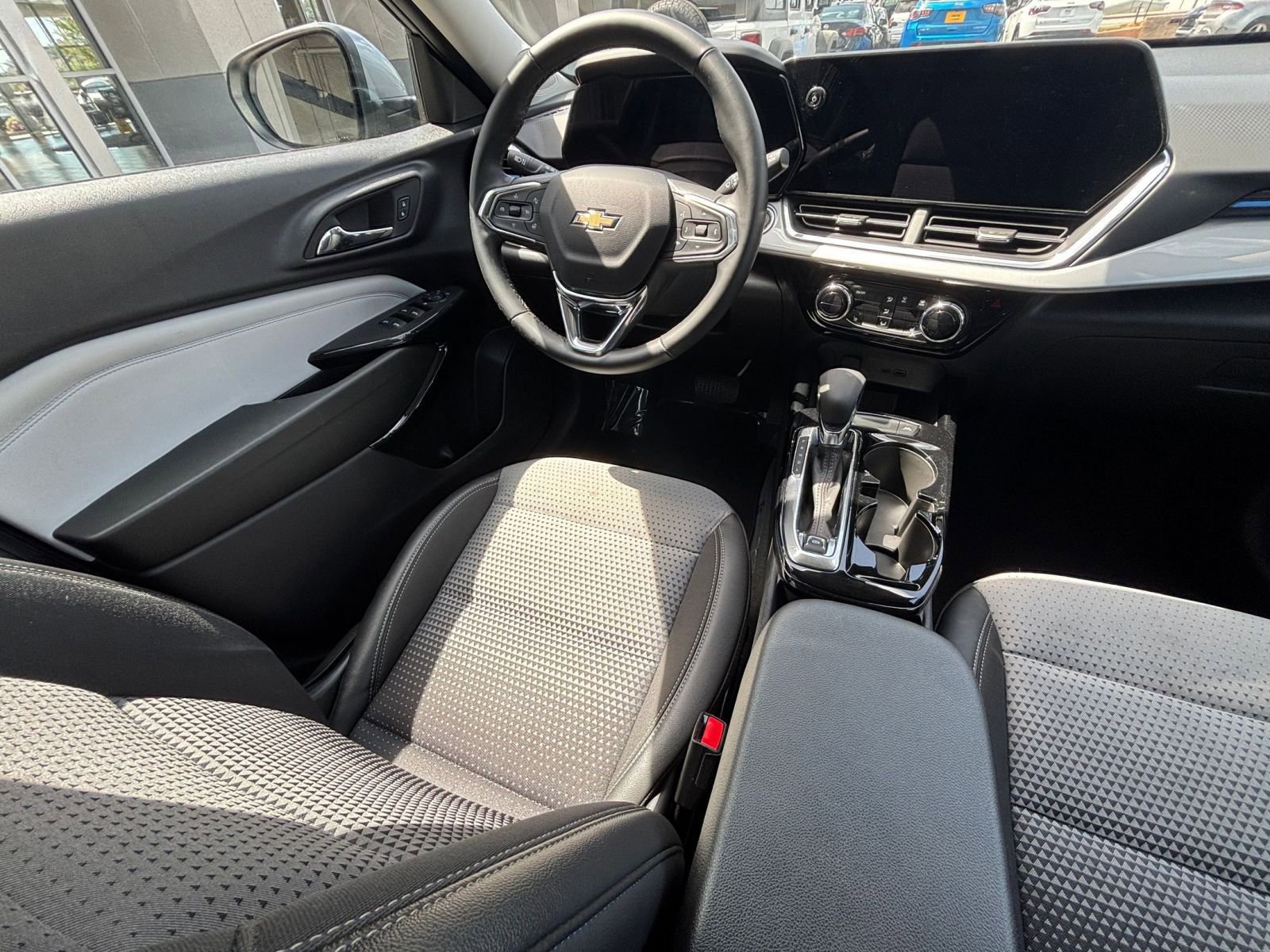 Thumbnail: 2025 Chevrolet Trax - 34