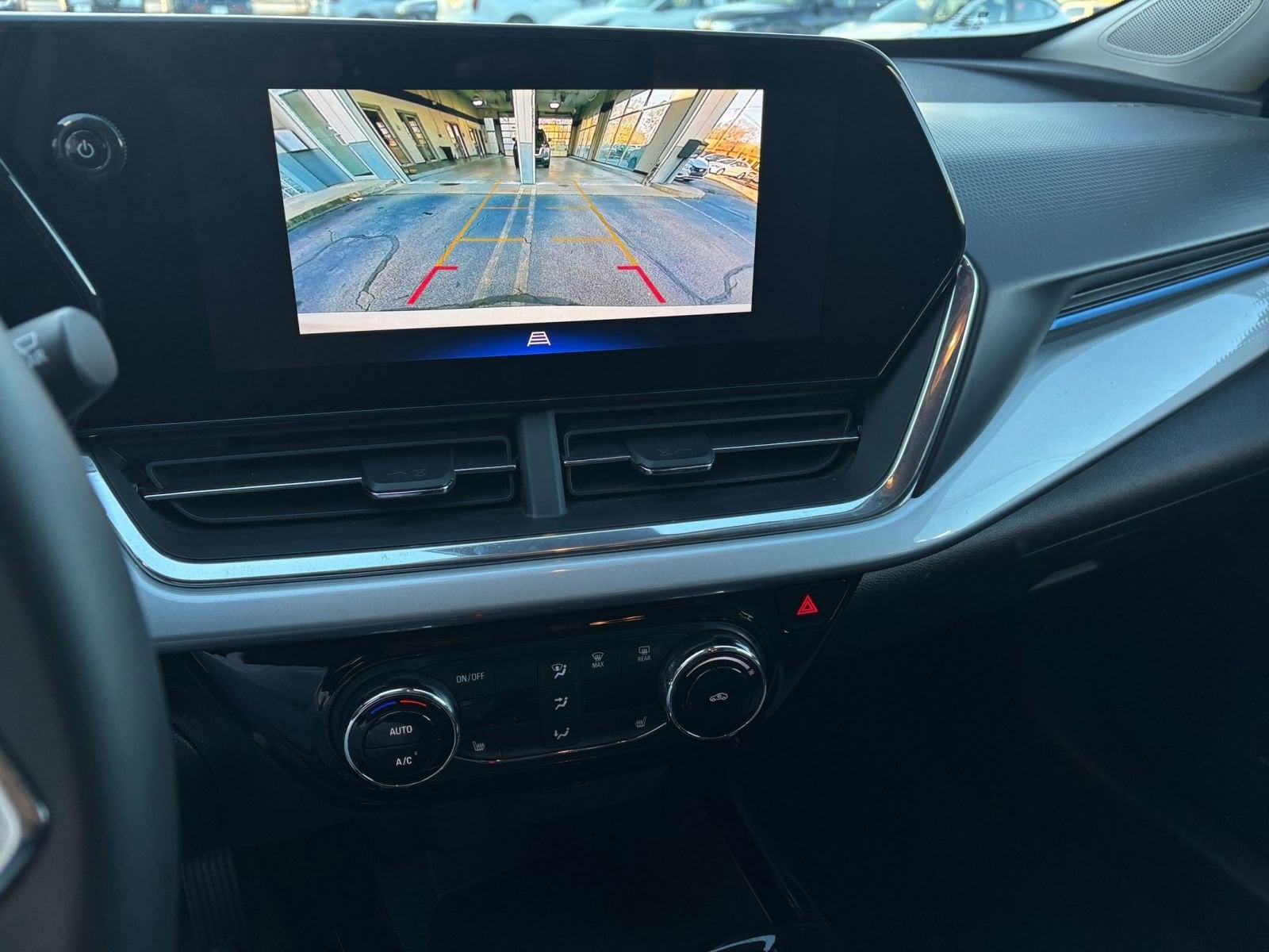 Thumbnail: 2025 Chevrolet Trax - 28