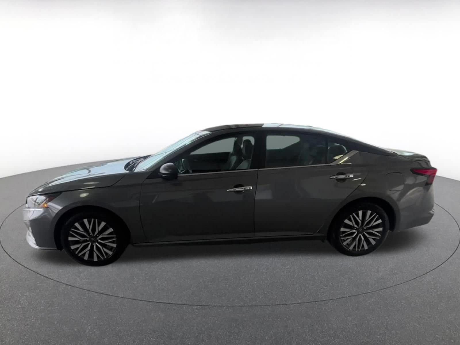 Thumbnail: 2025 Nissan Altima - 8