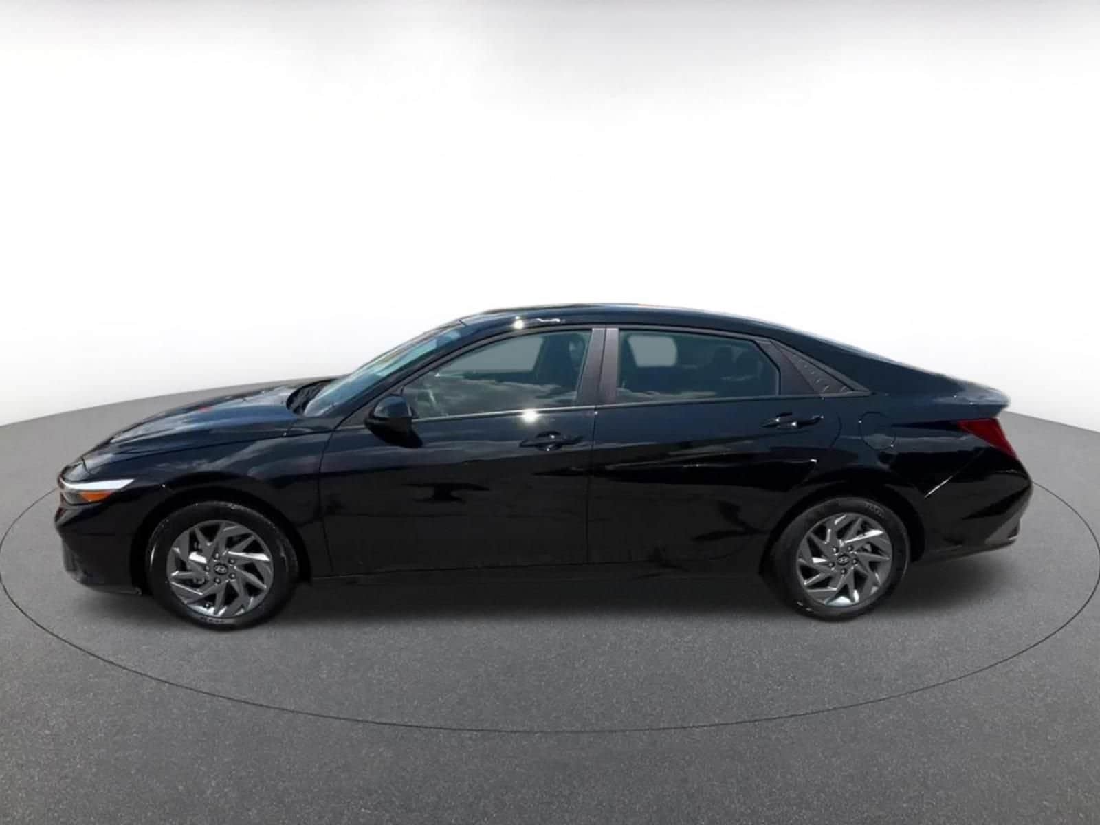 Thumbnail: 2026 Hyundai Elantra - 8