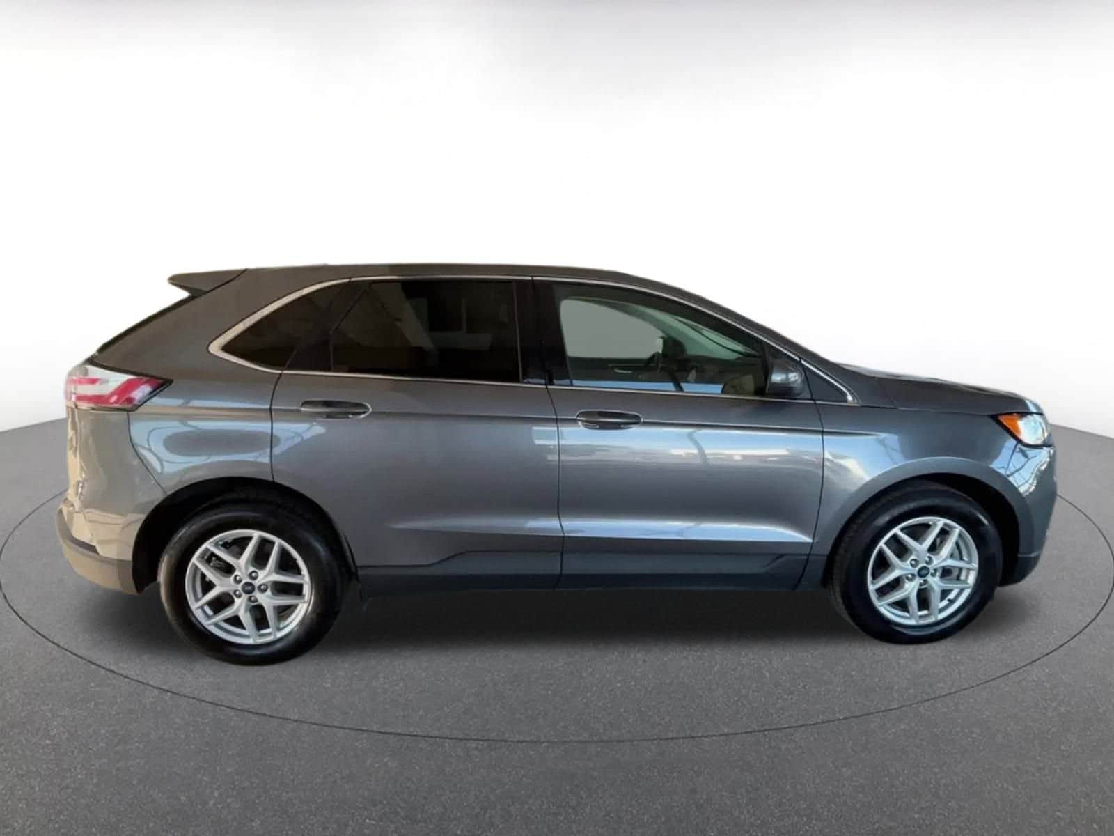 Thumbnail: 2022 Ford Edge - 16
