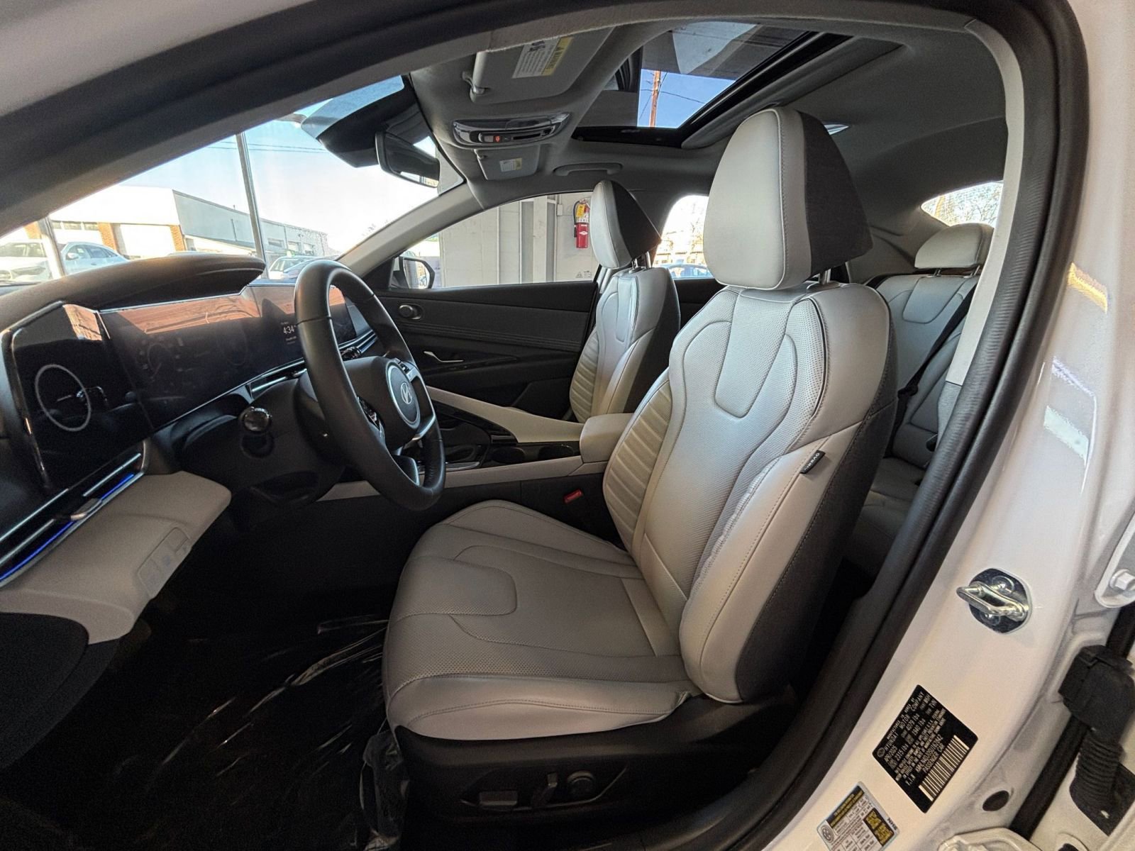 Thumbnail: 2025 Hyundai Elantra - 30