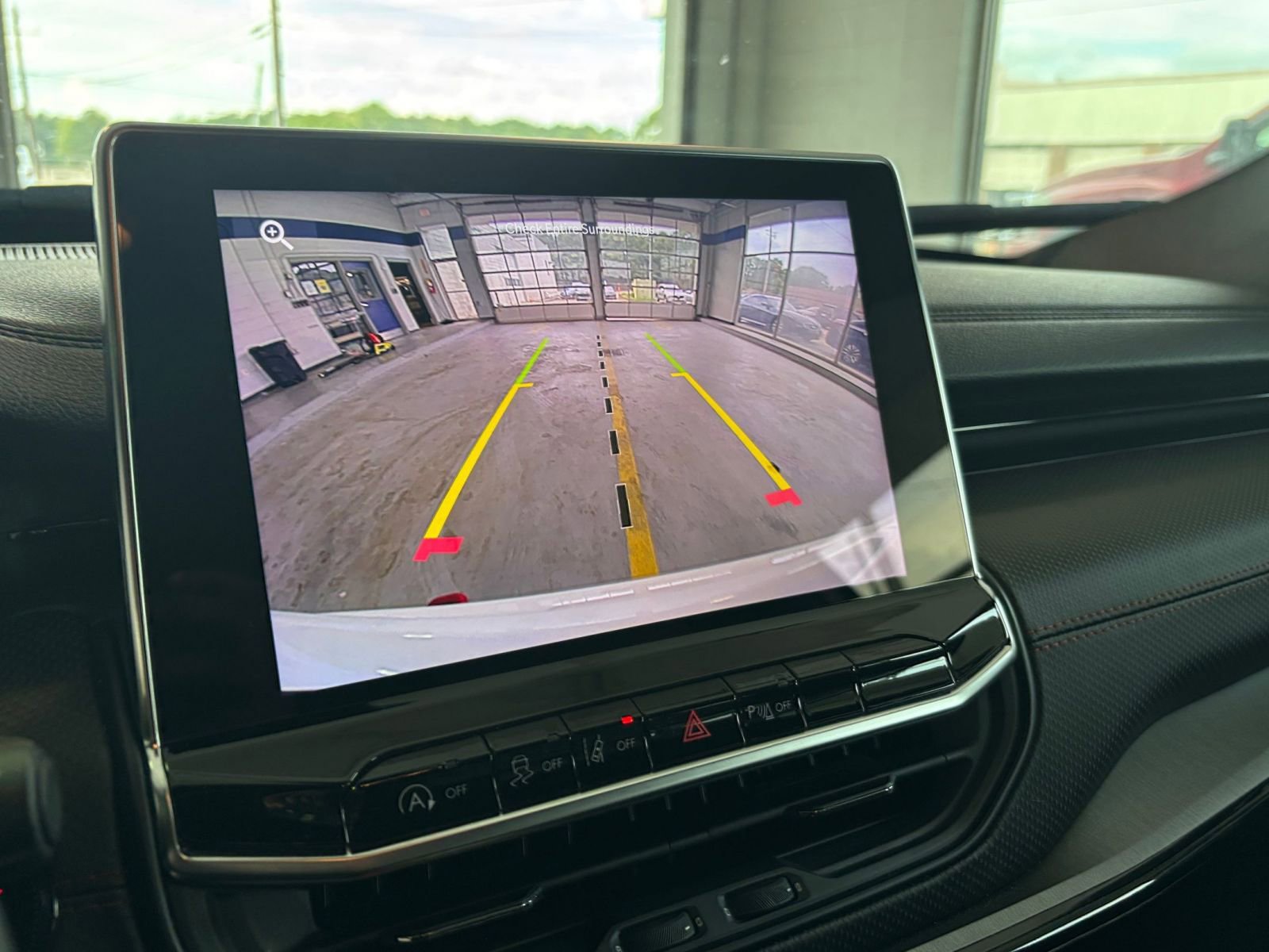 Thumbnail: 2025 Jeep Compass - 17