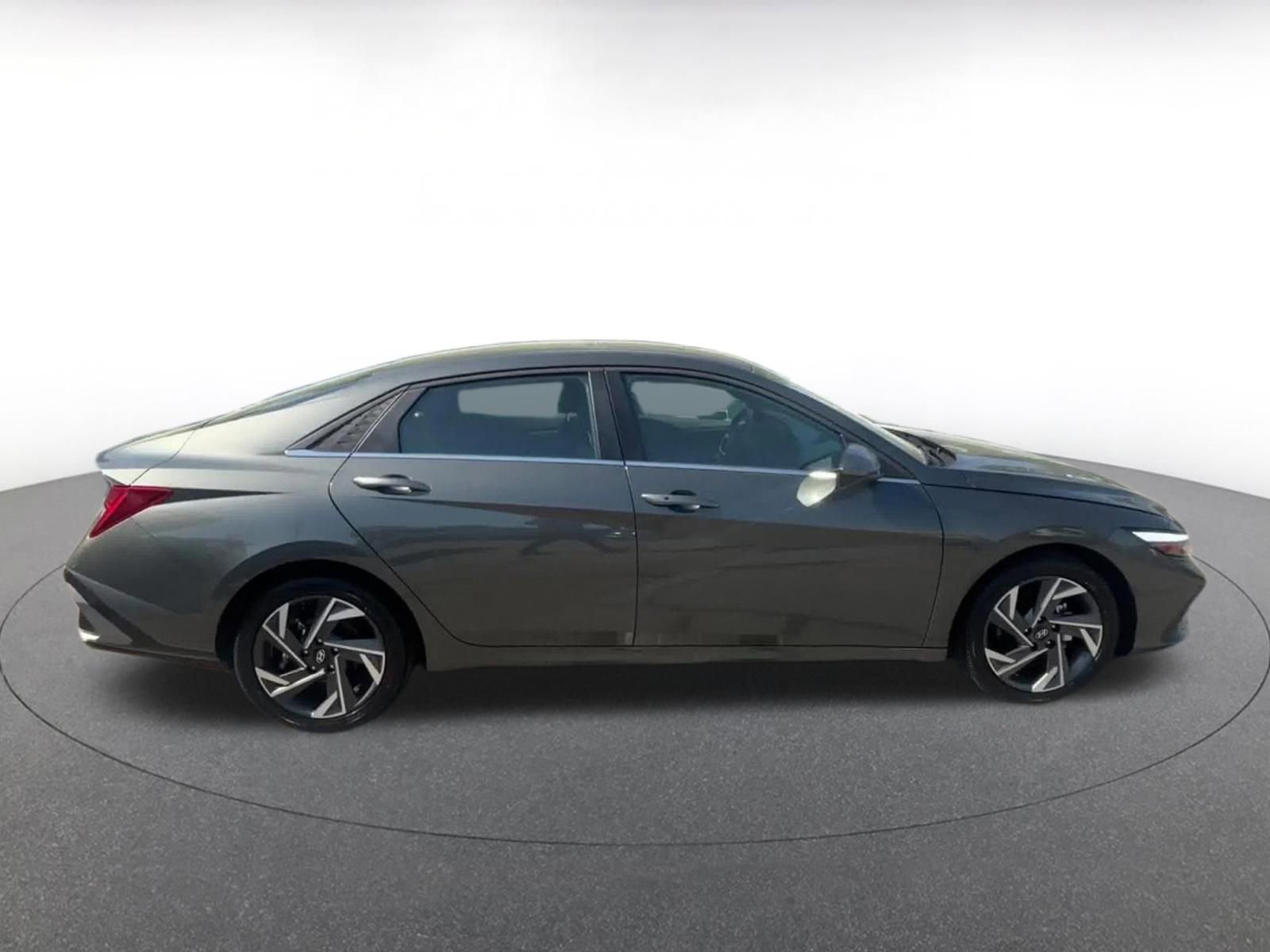 Thumbnail: 2025 Hyundai Elantra - 16