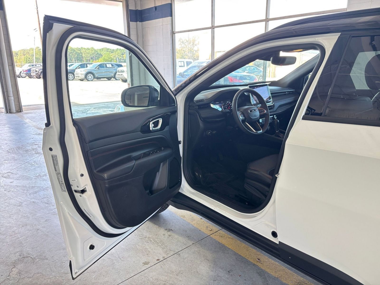 Thumbnail: 2025 Jeep Compass - 20