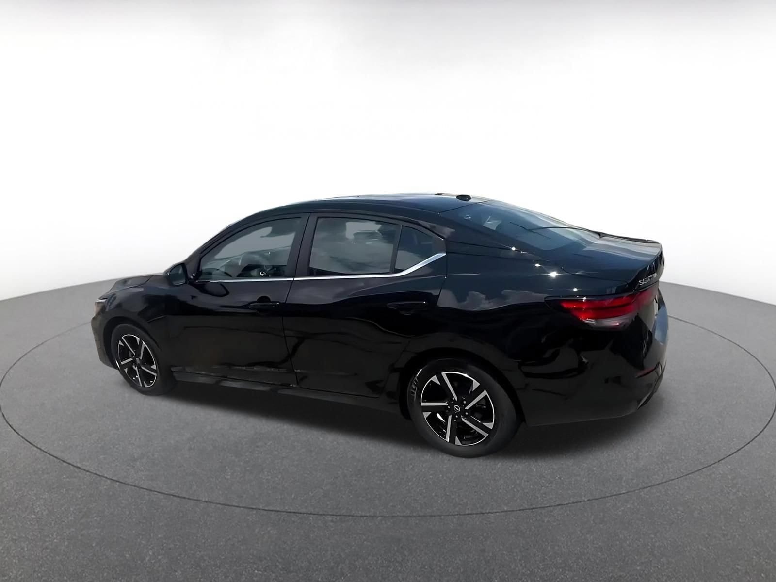 Thumbnail: 2025 Nissan Sentra - 10