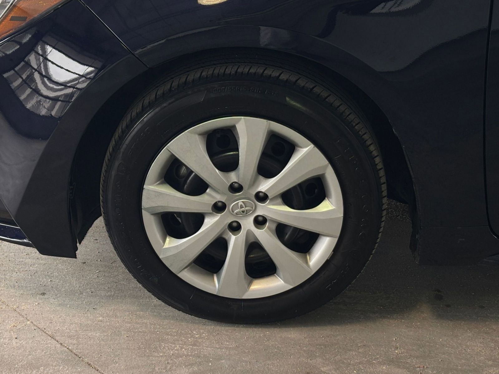 Thumbnail: 2025 Toyota Corolla - 29