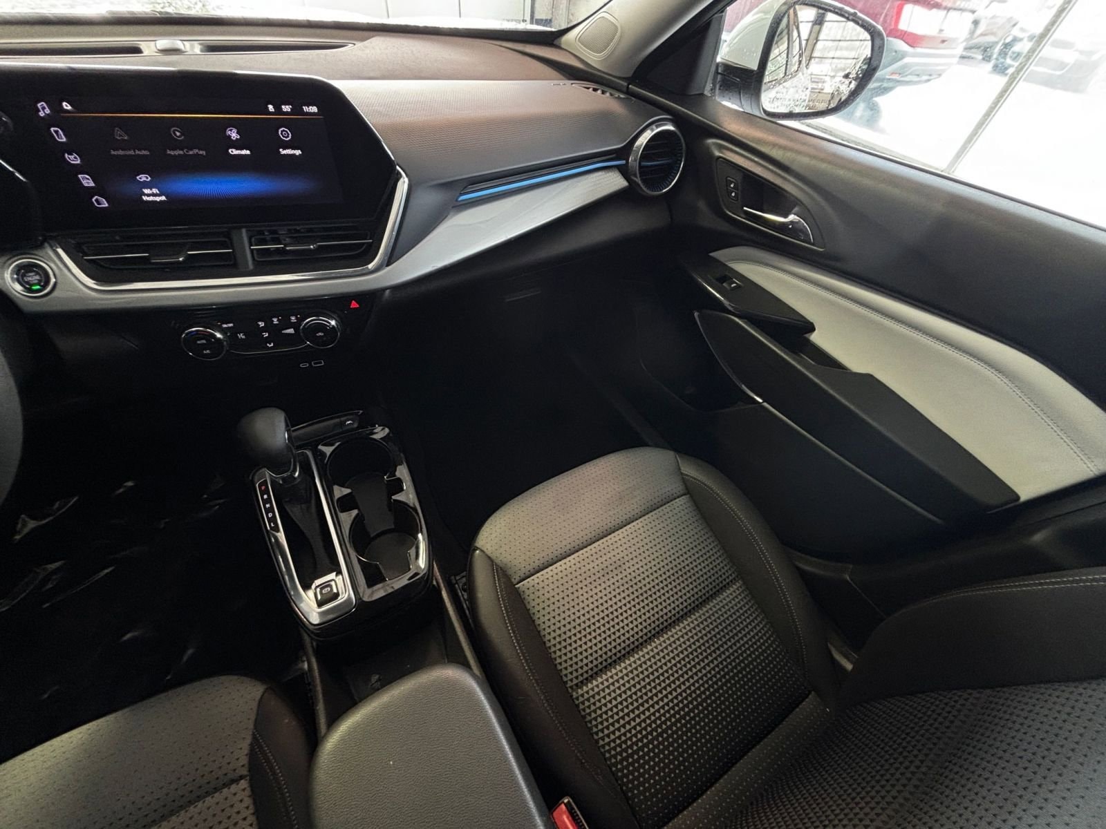 Thumbnail: 2025 Chevrolet Trax - 34