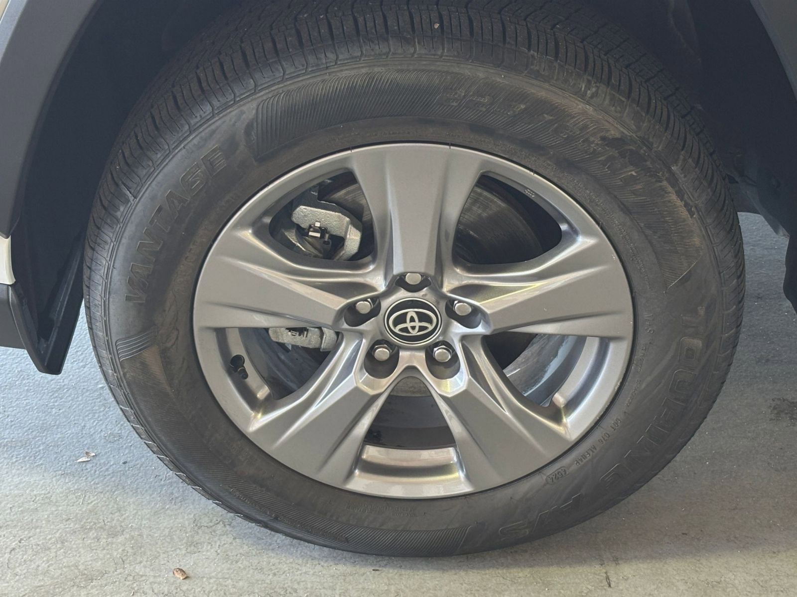 Thumbnail: 2025 Toyota RAV4 - 29