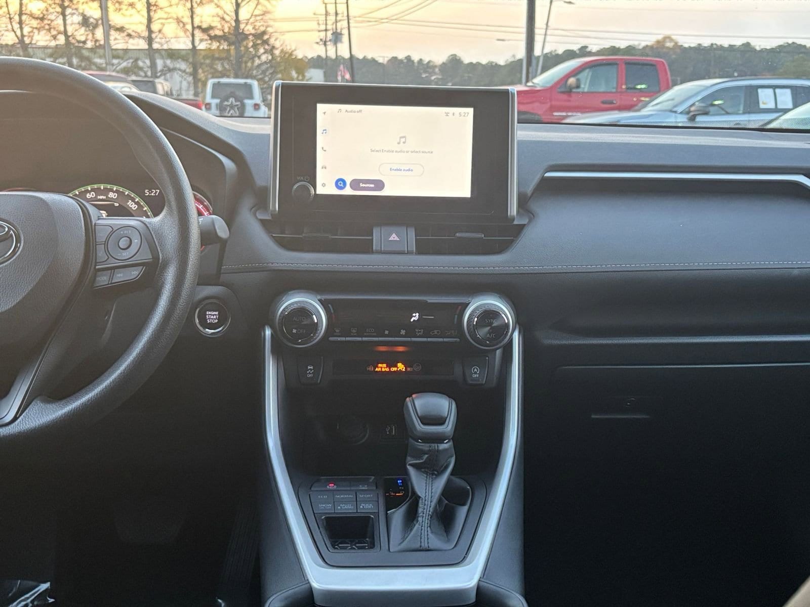 Thumbnail: 2025 Toyota RAV4 - 25