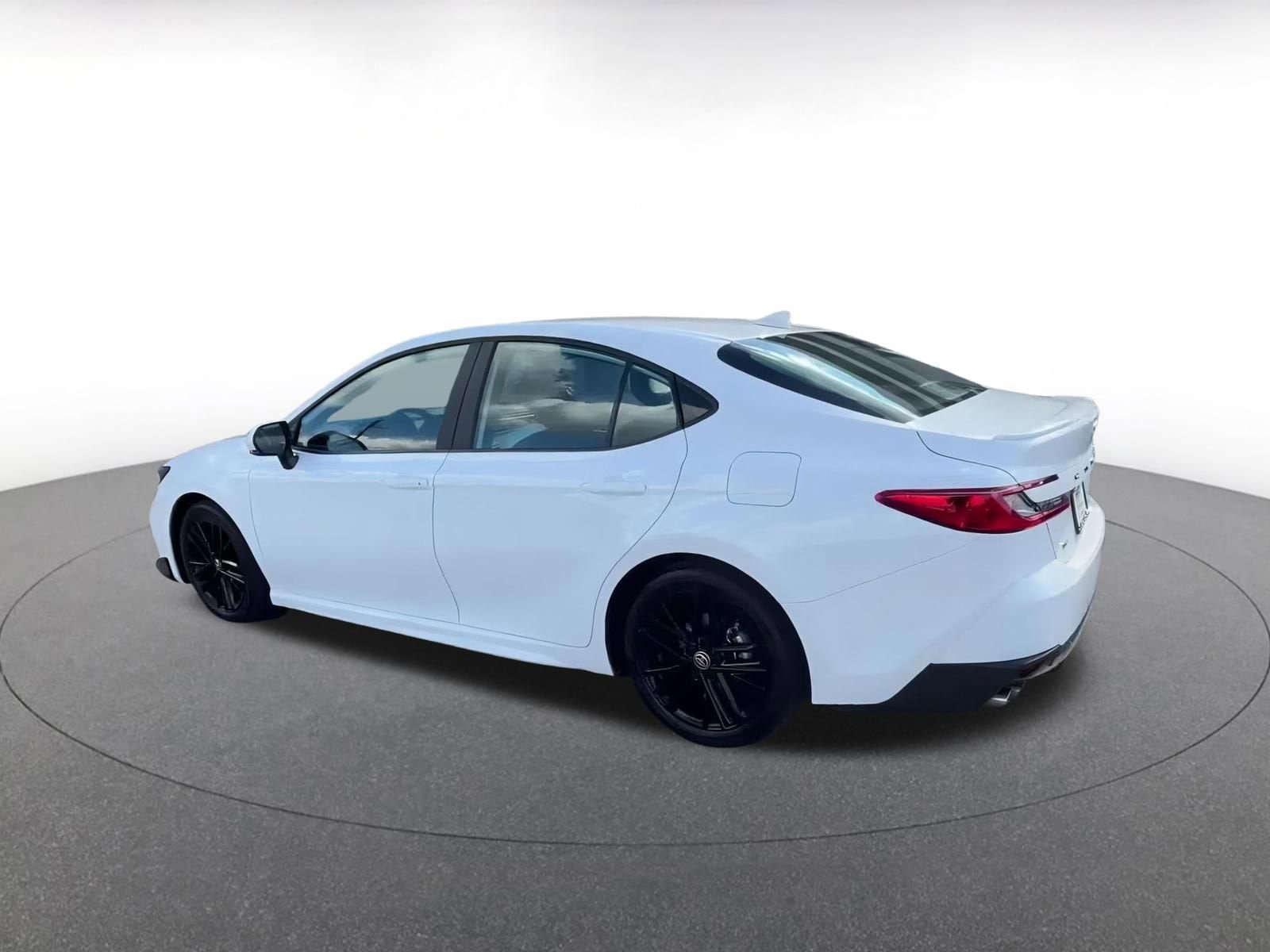 Thumbnail: 2025 Toyota Camry - 10