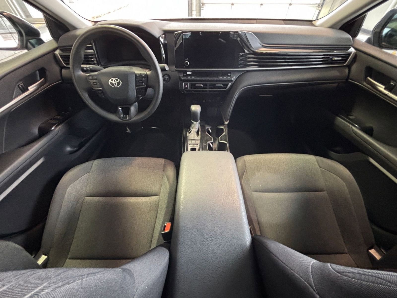 Thumbnail: 2025 Toyota Camry - 32