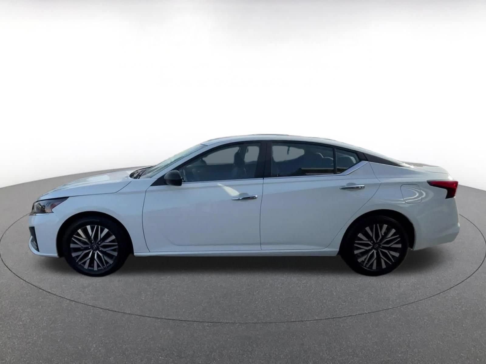 Thumbnail: 2025 Nissan Altima - 8