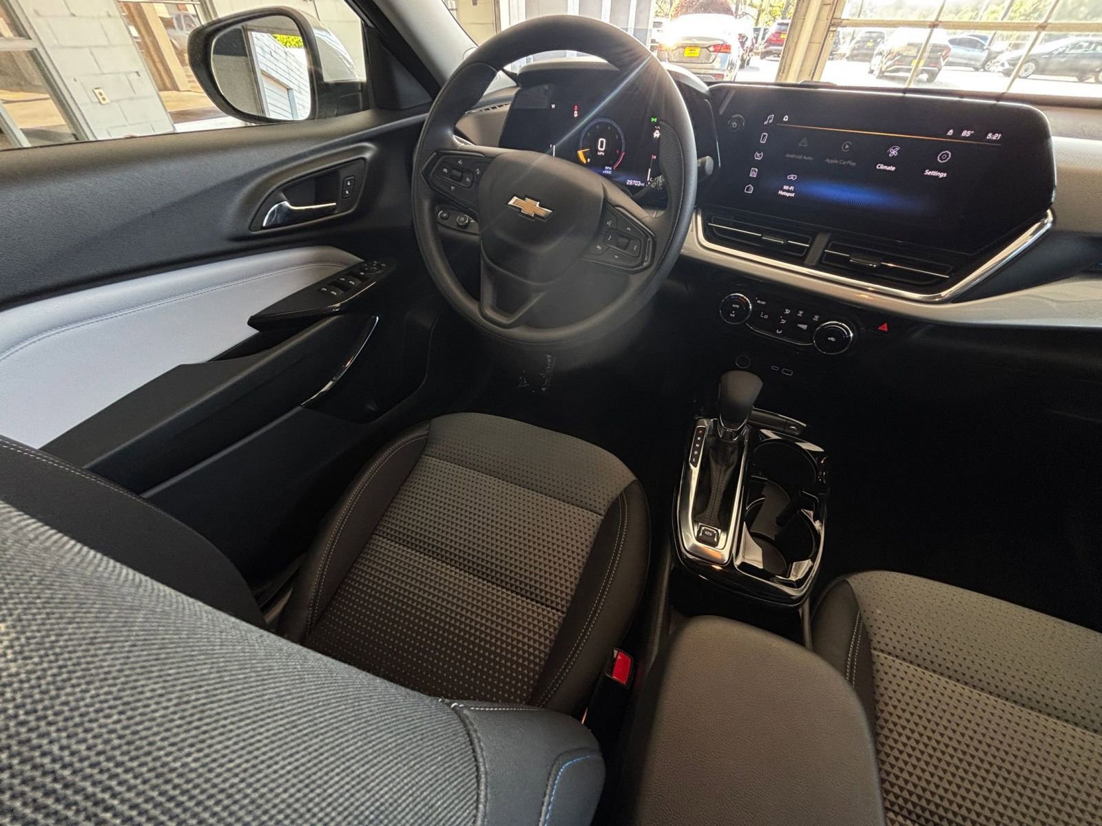 Thumbnail: 2025 Chevrolet Trax - 34