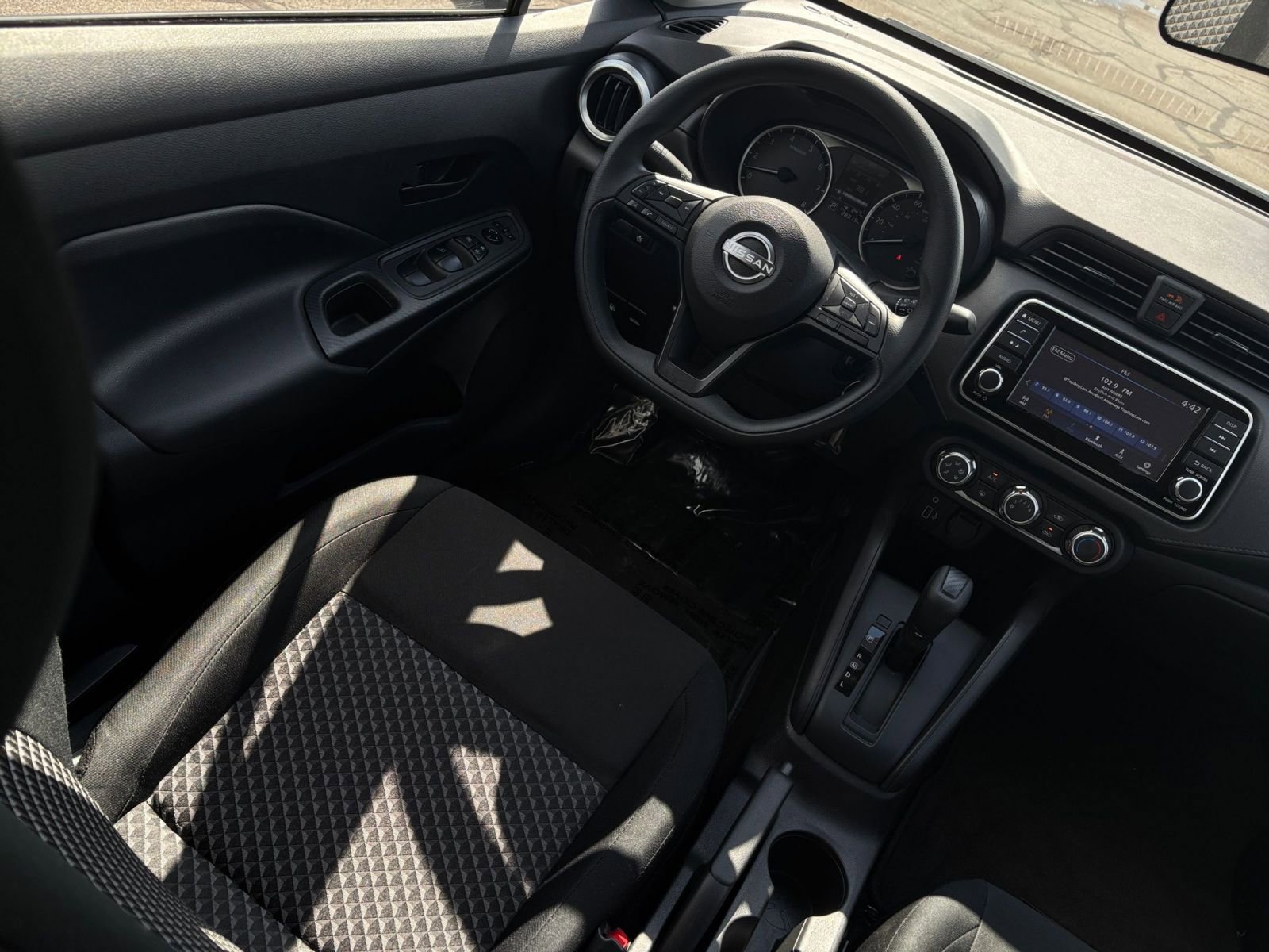 2024 Nissan Versa S 32