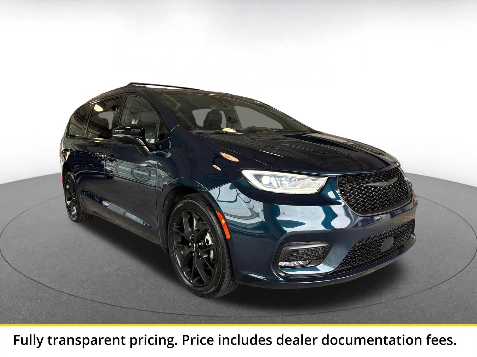 Thumbnail: 2025 Chrysler Pacifica - 1