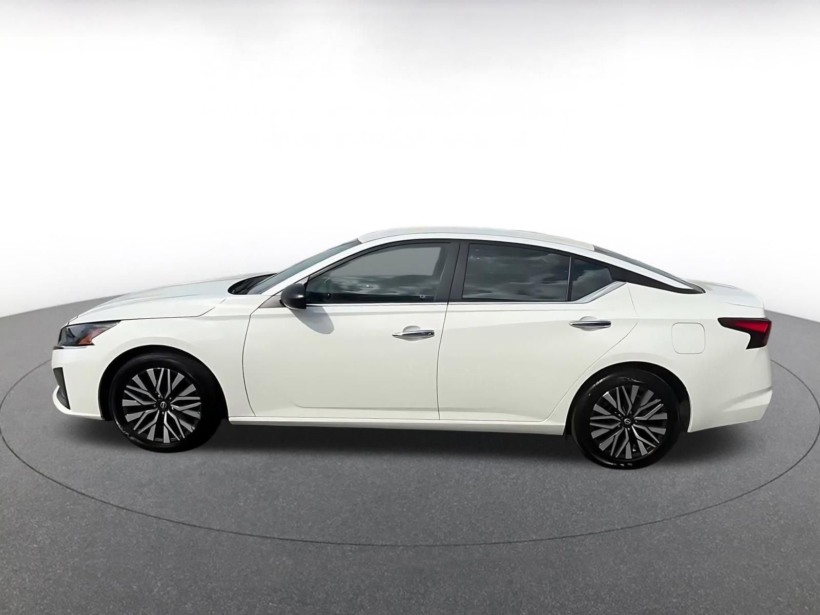 Thumbnail: 2025 Nissan Altima - 8