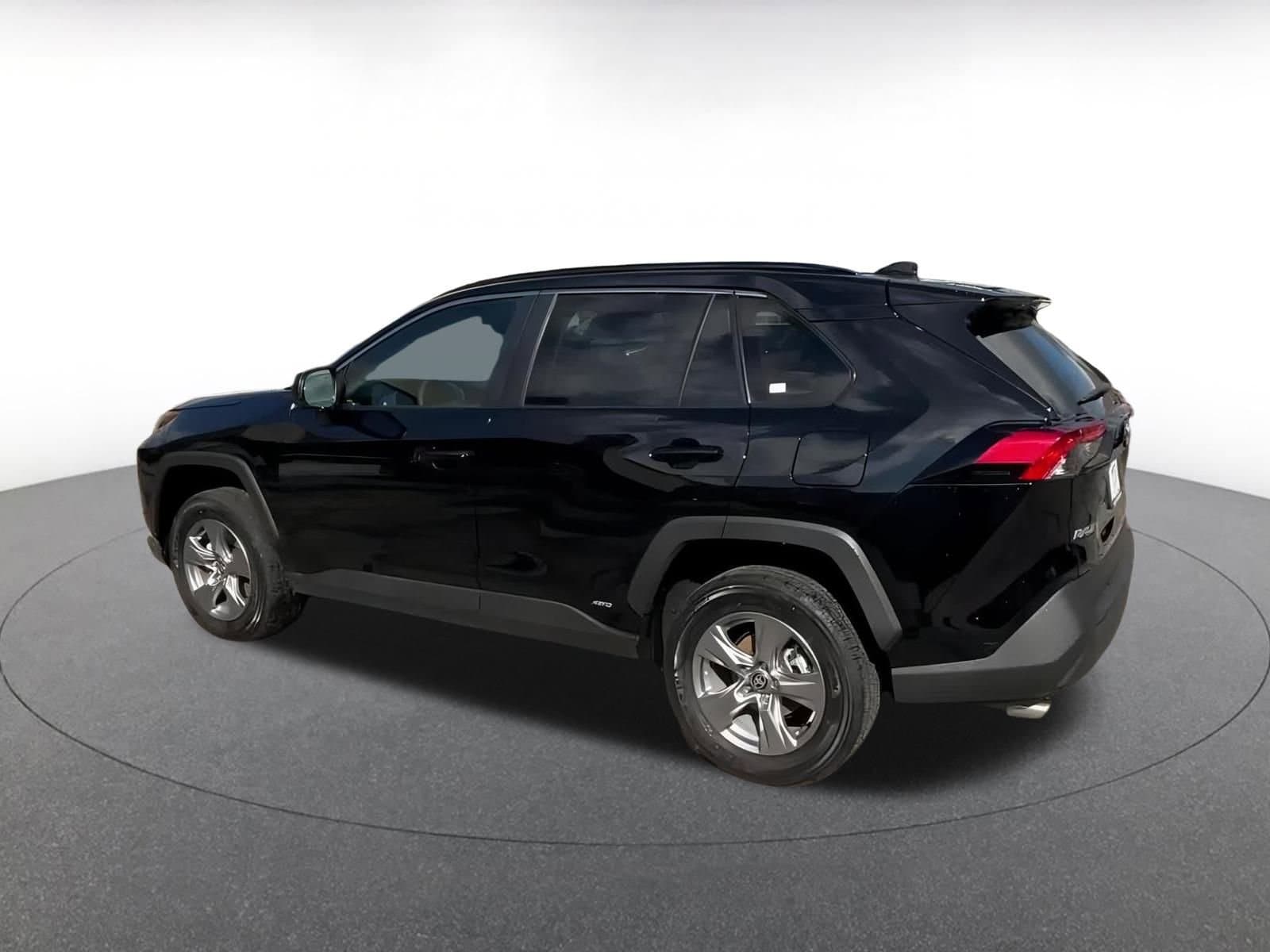 Thumbnail: 2025 Toyota RAV4 - 10