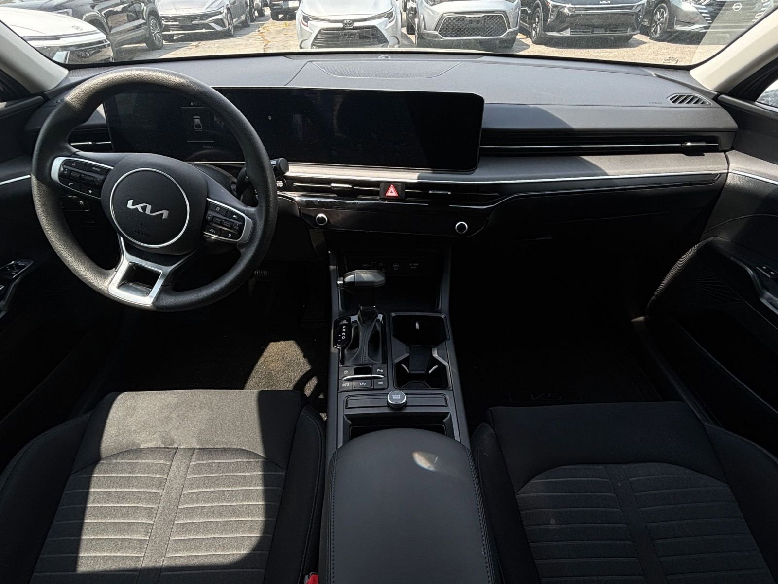 Thumbnail: 2025 Kia K5 - 33