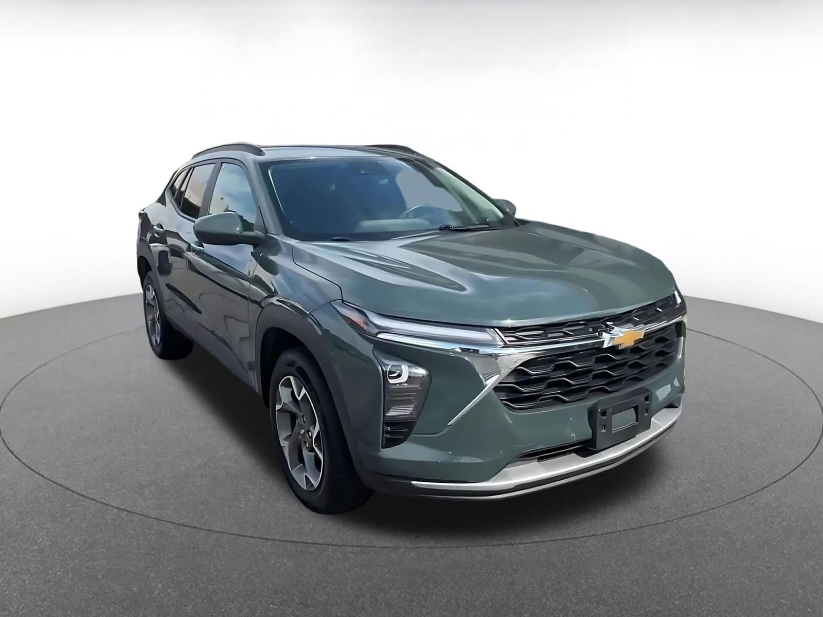 Thumbnail: 2025 Chevrolet Trax - 3