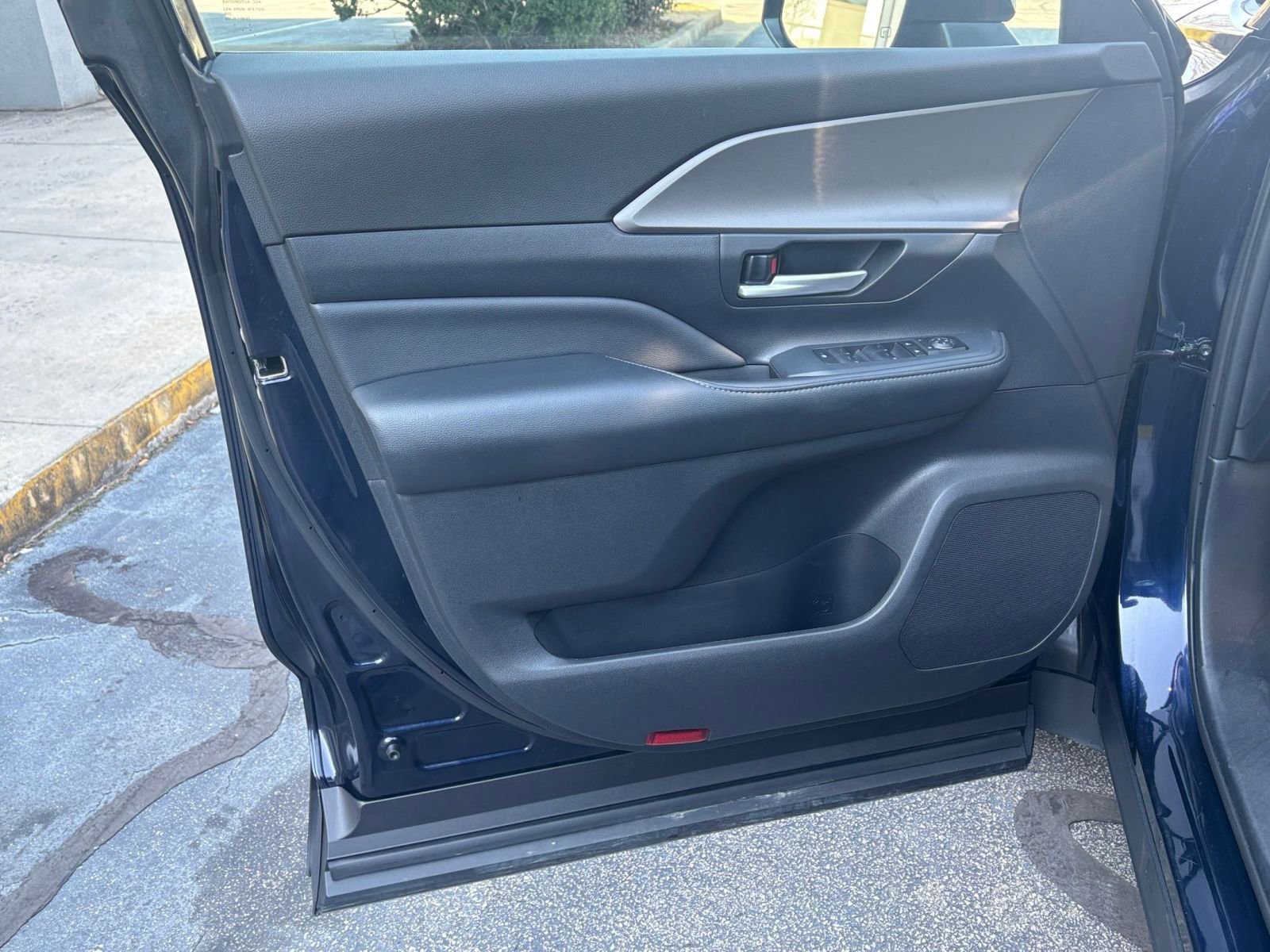 Thumbnail: 2025 Toyota Grand Highlander - 25