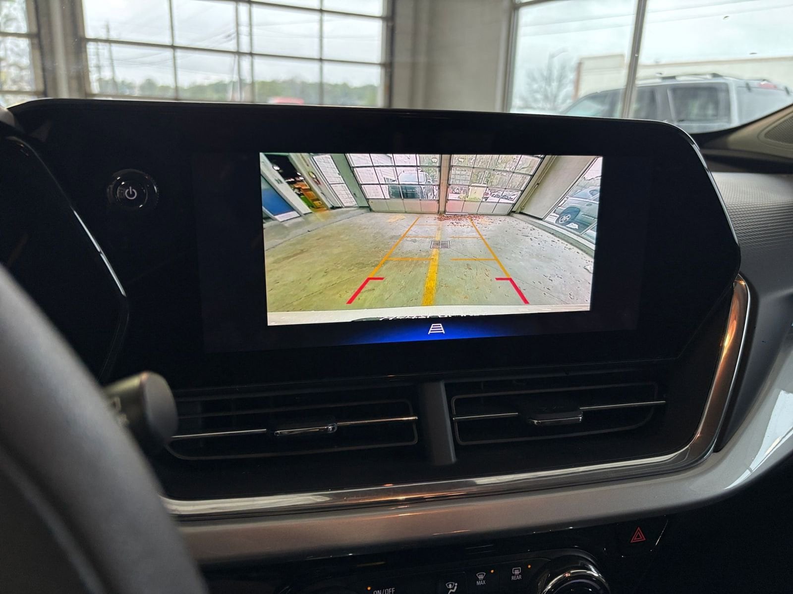 Thumbnail: 2025 Chevrolet Trax - 17