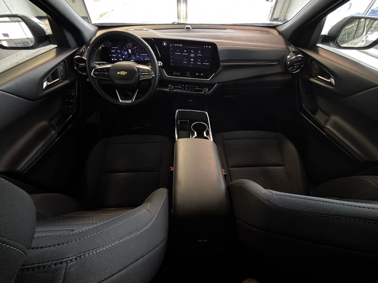 Thumbnail: 2025 Chevrolet Equinox - 32