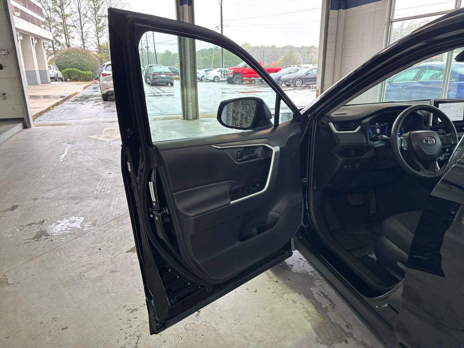 Thumbnail: 2025 Toyota RAV4 - 20