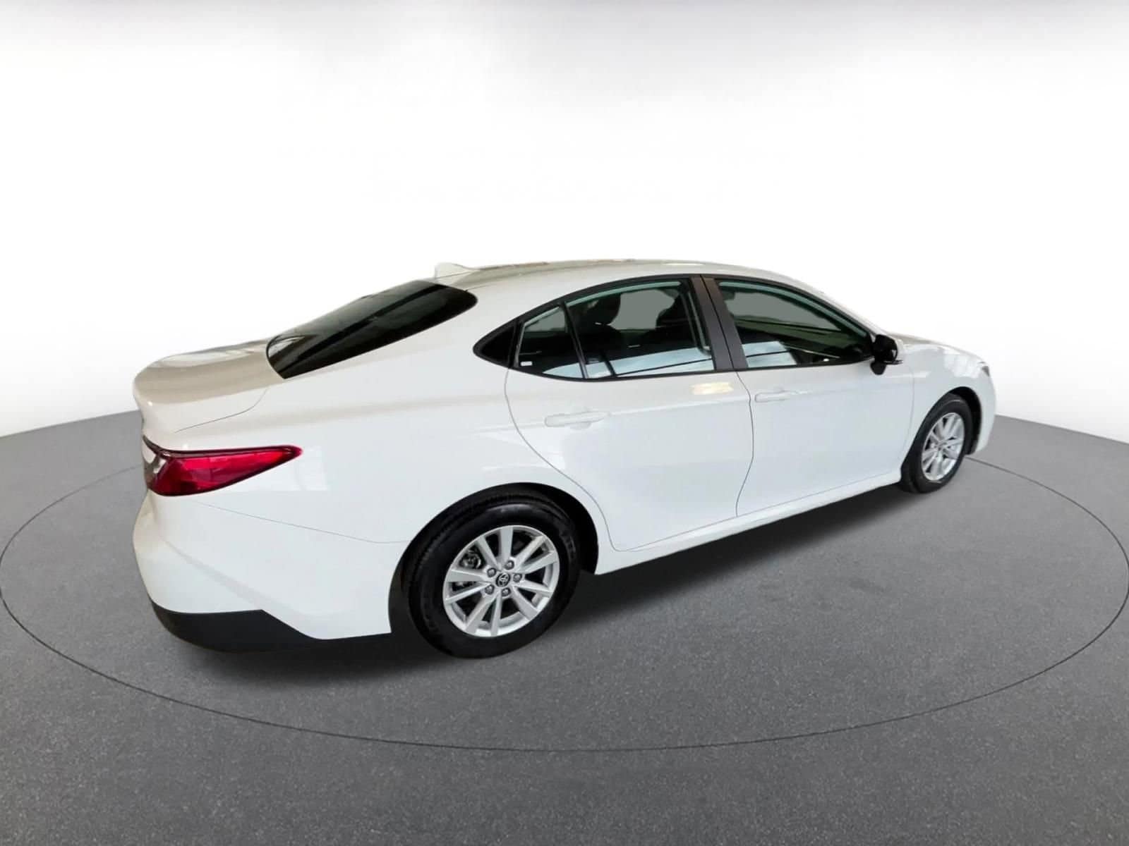 Thumbnail: 2025 Toyota Camry - 15