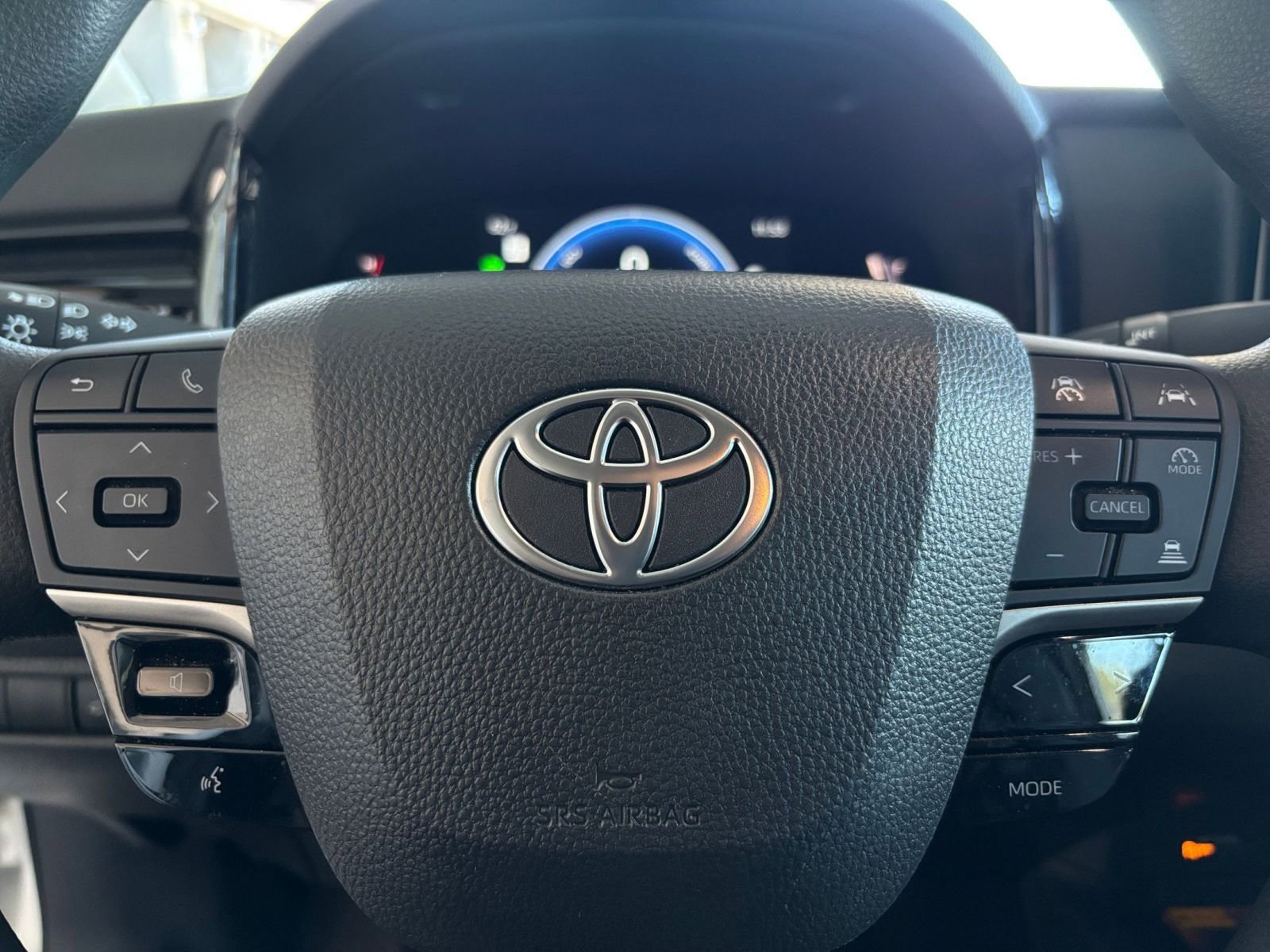 Thumbnail: 2025 Toyota Camry - 32