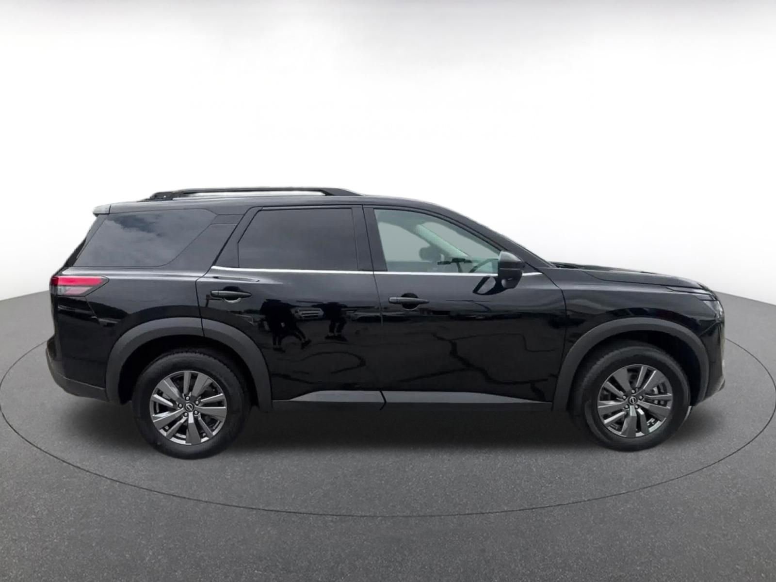 Thumbnail: 2025 Nissan Pathfinder - 16