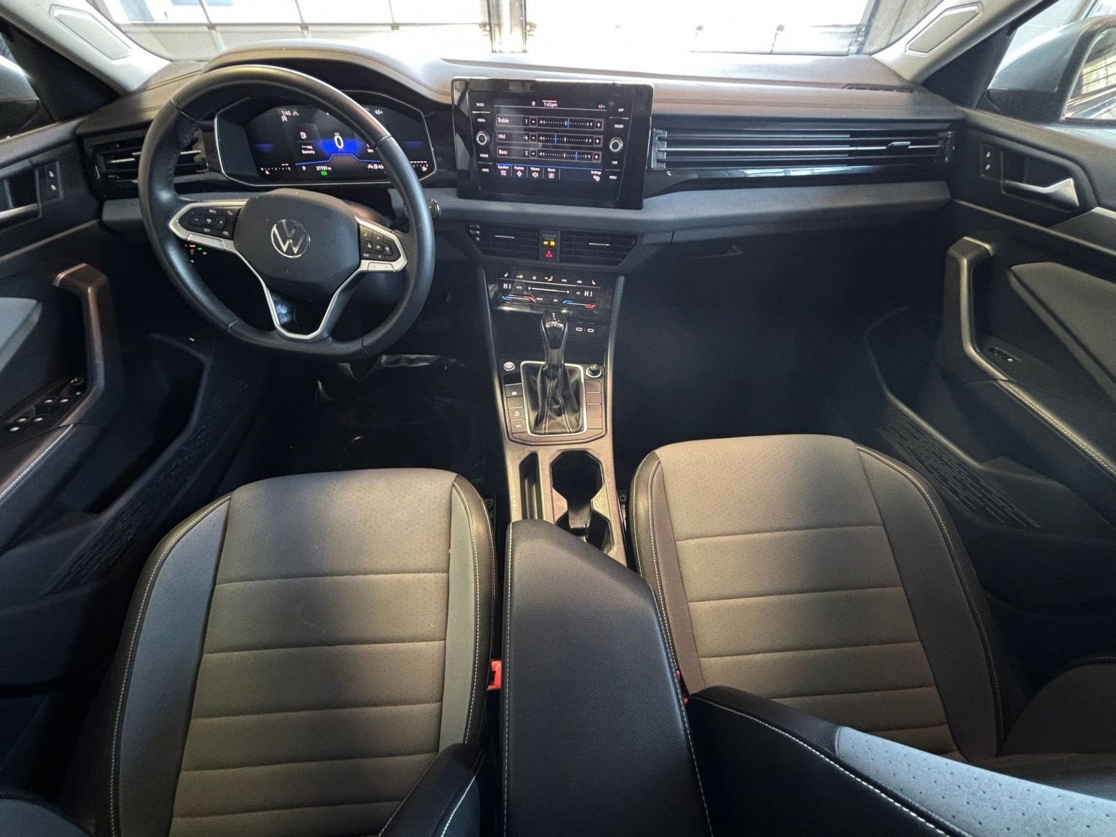 Thumbnail: 2025 Volkswagen Jetta - 34