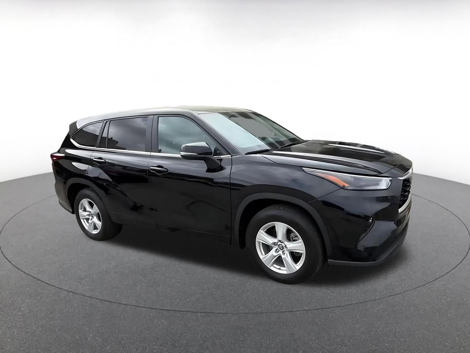 Thumbnail: 2025 Toyota Highlander - 2