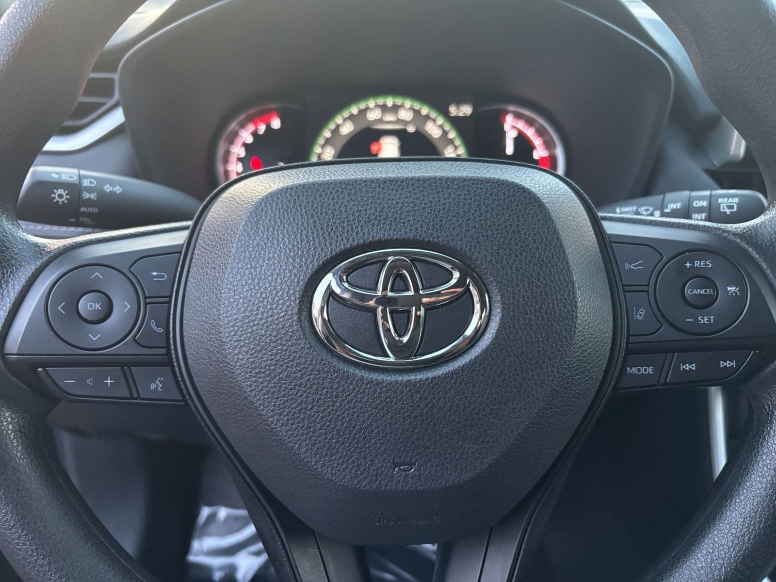 Thumbnail: 2025 Toyota RAV4 - 33