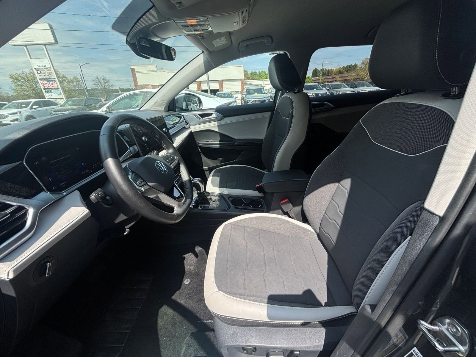 Thumbnail: 2025 Volkswagen Taos - 28