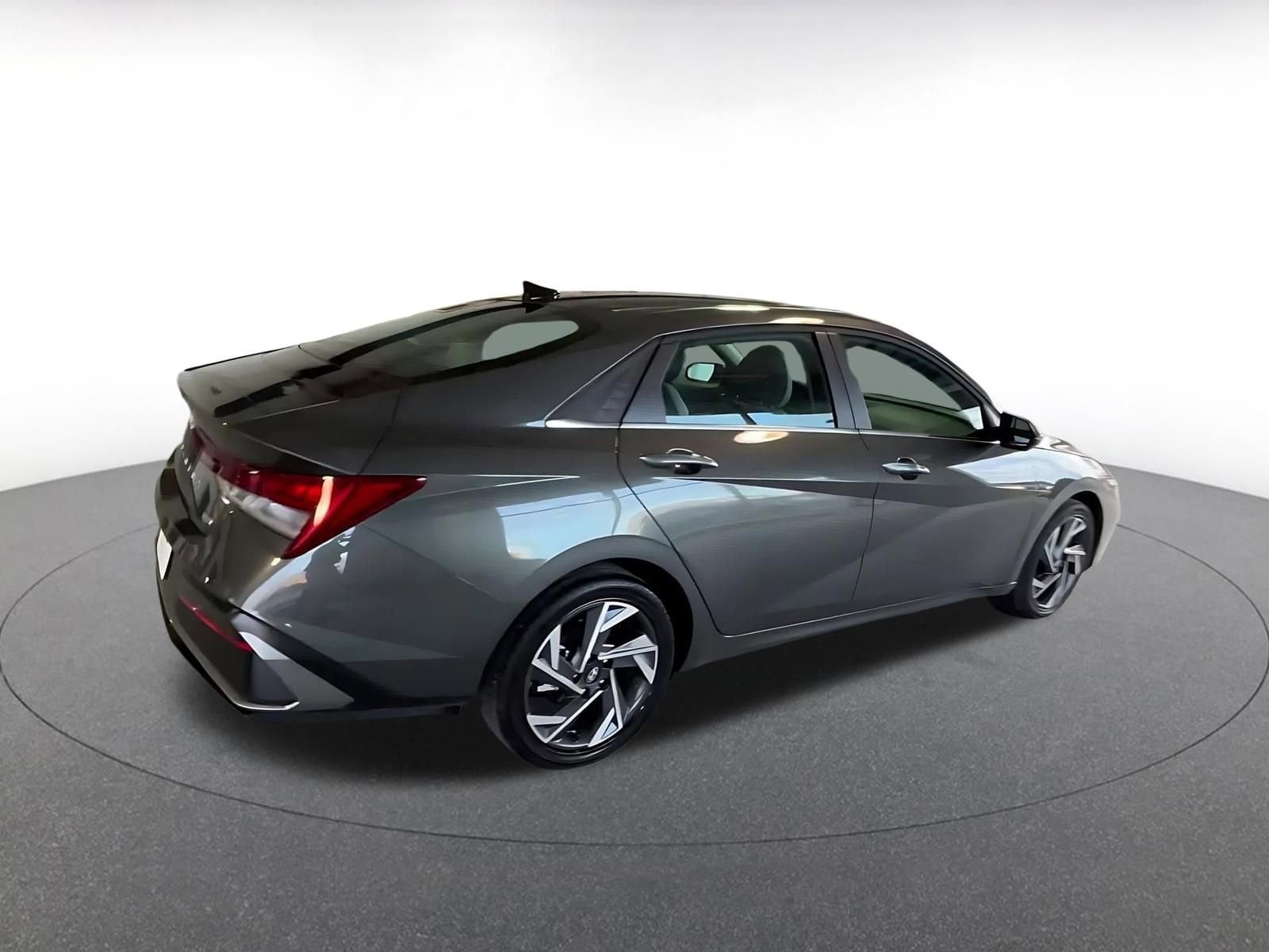 Thumbnail: 2025 Hyundai Elantra - 15