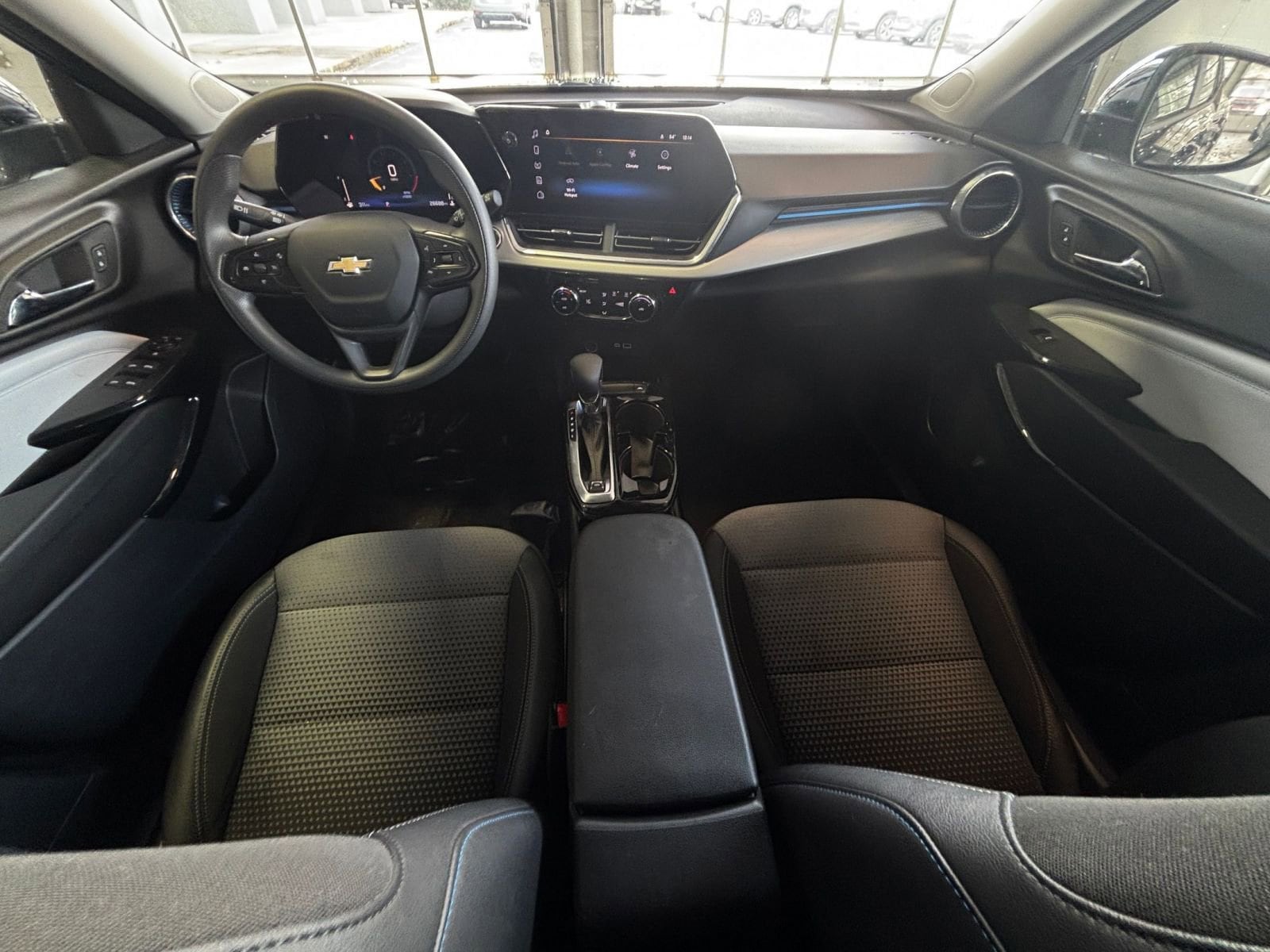 Thumbnail: 2025 Chevrolet Trax - 32