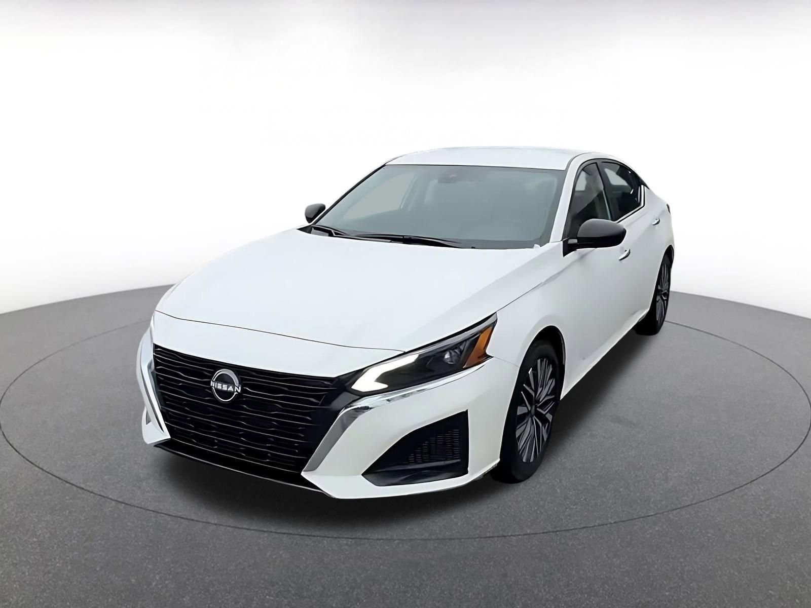 Thumbnail: 2025 Nissan Altima - 6