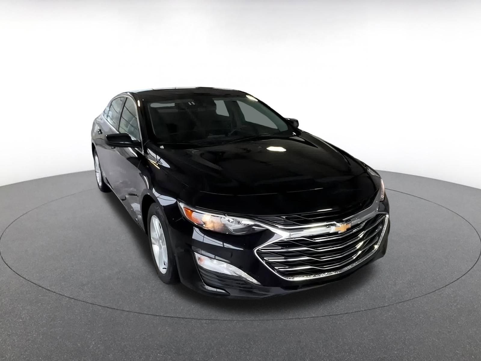 Thumbnail: 2023 Chevrolet Malibu - 5
