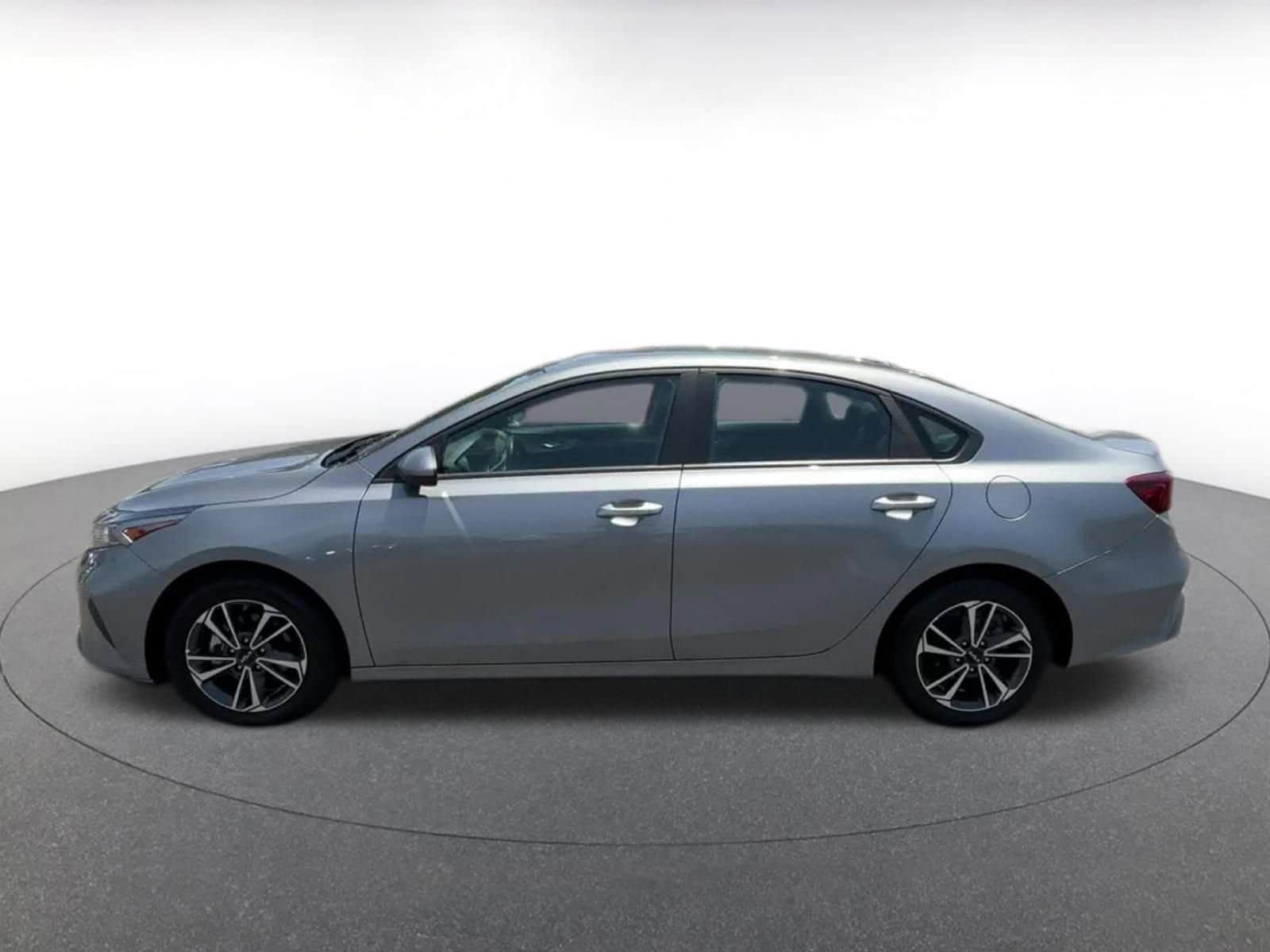 2024 Kia Forte LXS 8