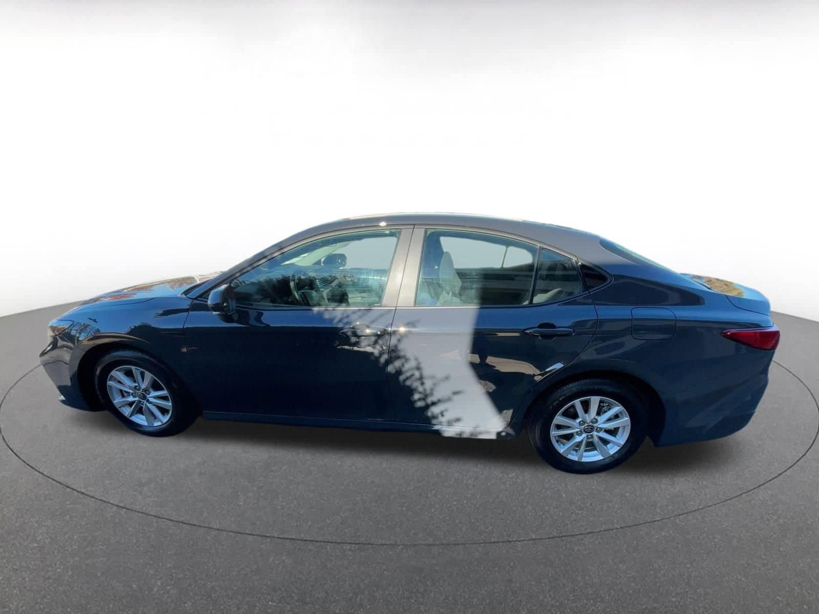 Thumbnail: 2025 Toyota Camry - 10