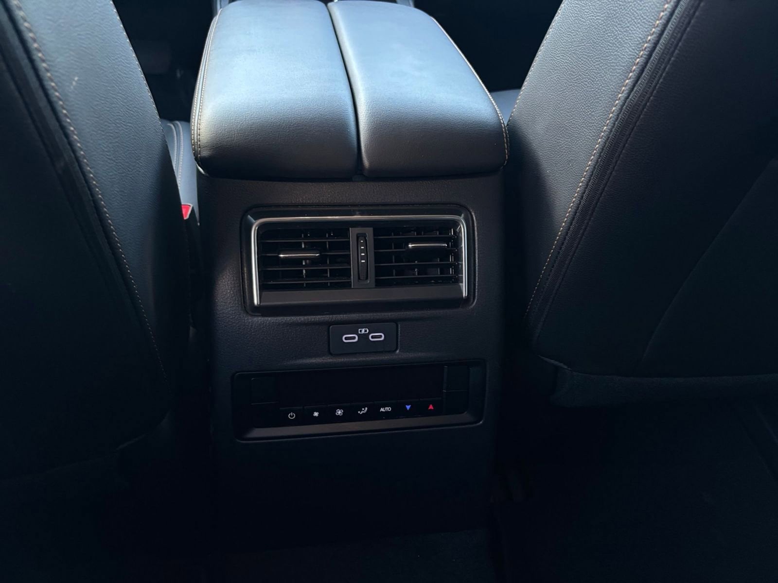 Thumbnail: 2025 Mazda CX-70 - 30