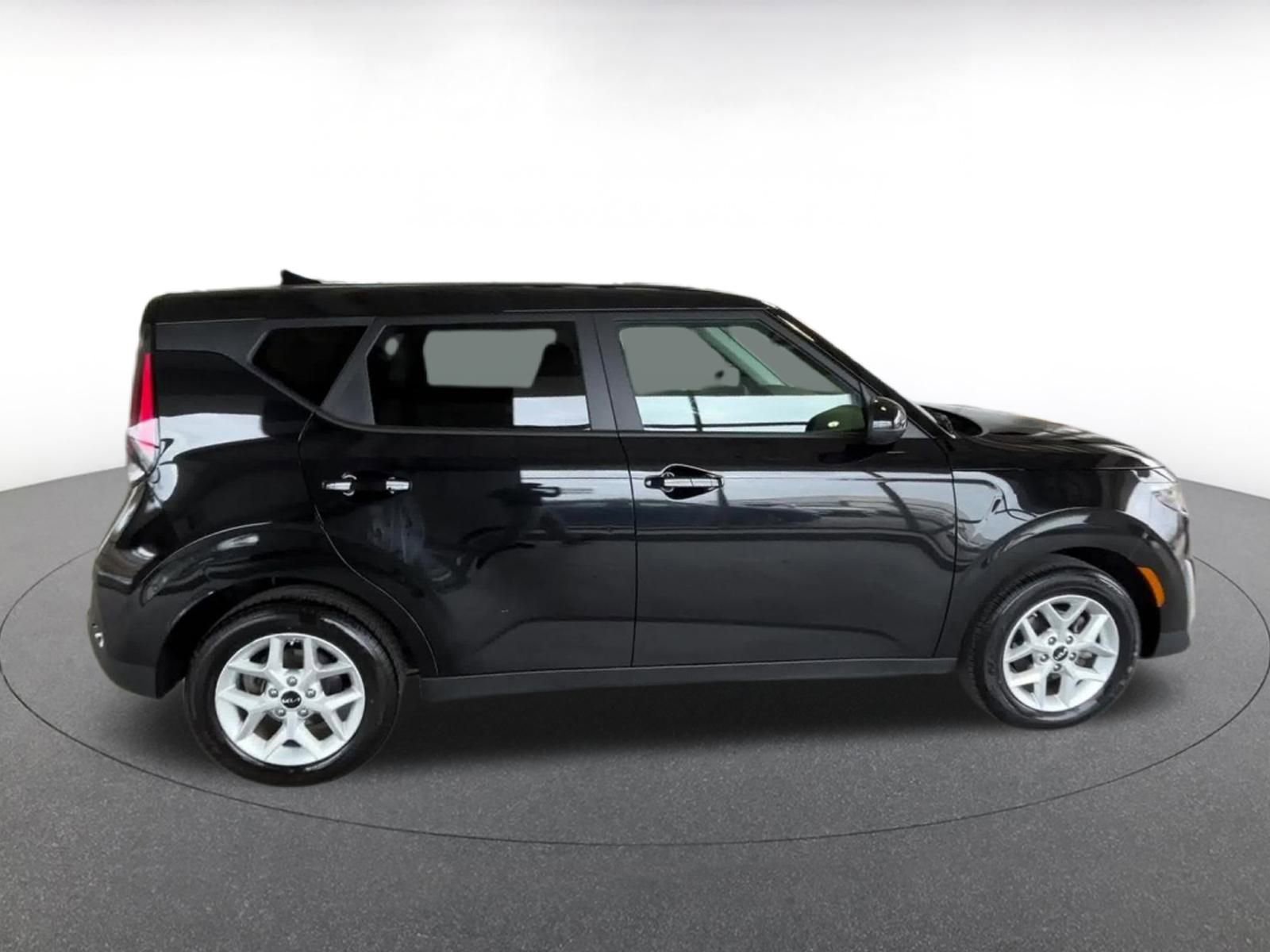 Thumbnail: 2025 Kia Soul - 15